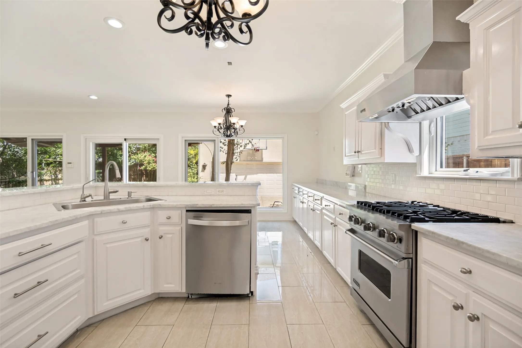 Single Family Residence For Sale in Dallas County , 4516 Livingston Avenue, Highland Park, Texas 75205, 4 Bedroom, 4 Bathroom, 2 Garage spaces, 3,360 Sqft, built in 1990, mls#21362737, Real Estate Agent in Highland Park, Homes For Sale in Dallas county, Homes For Sale in Highland Park, Realtor in Highland Park Texas, Real Estate Brokerage Independent Realty Texas, Luminita Cordes Realtor