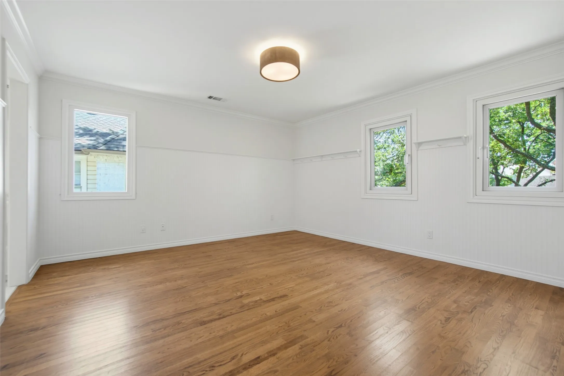 Single Family Residence For Sale in Dallas County , 4516 Livingston Avenue, Highland Park, Texas 75205, 4 Bedroom, 4 Bathroom, 2 Garage spaces, 3,360 Sqft, built in 1990, mls#21362737, Real Estate Agent in Highland Park, Homes For Sale in Dallas county, Homes For Sale in Highland Park, Realtor in Highland Park Texas, Real Estate Brokerage Independent Realty Texas, Luminita Cordes Realtor