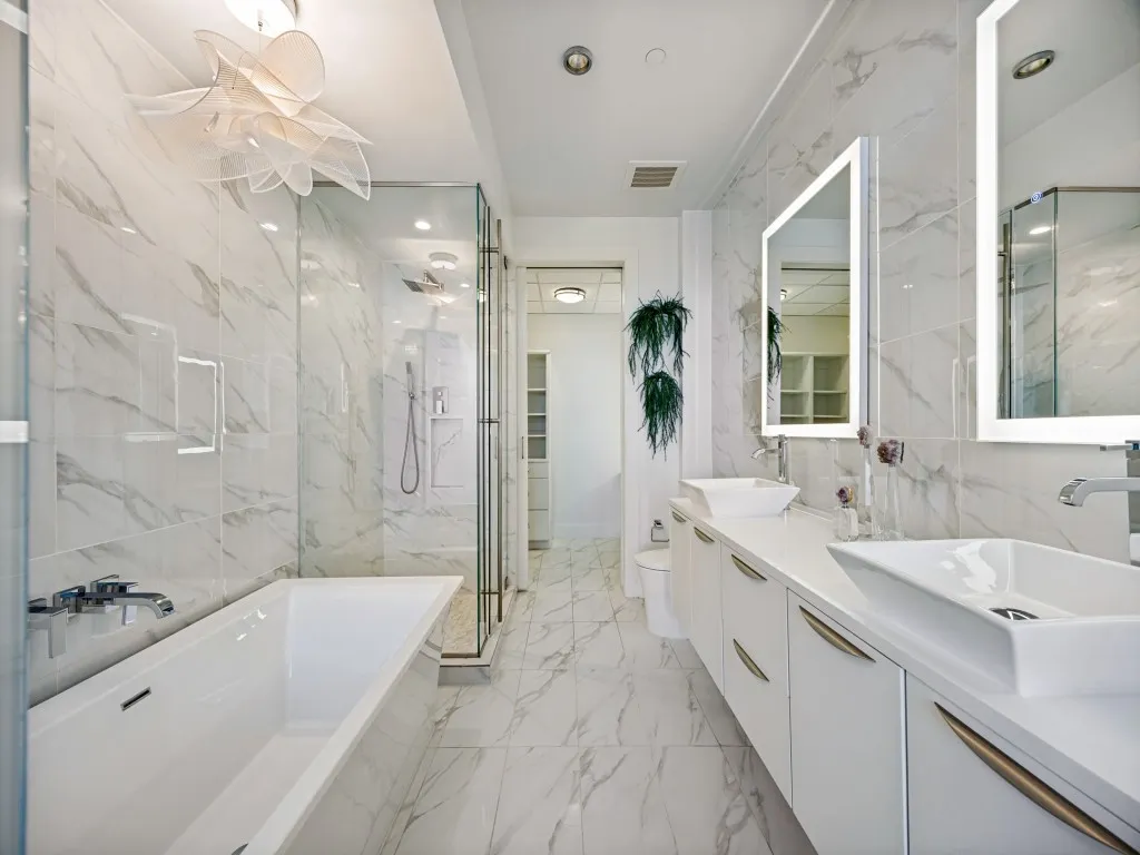 Condominium For Sale in Dallas County , 2900 Mc Kinnon Street 2301, Dallas, Texas 75201, 3 Bedroom, 4 Bathroom, 4 Garage spaces, 2,607 Sqft, built in 2005, mls#21362734, Real Estate Agent in Dallas, Homes For Sale in Dallas county, Homes For Sale in Dallas, Realtor in Dallas Texas, Real Estate Brokerage Independent Realty Texas, Luminita Cordes Realtor