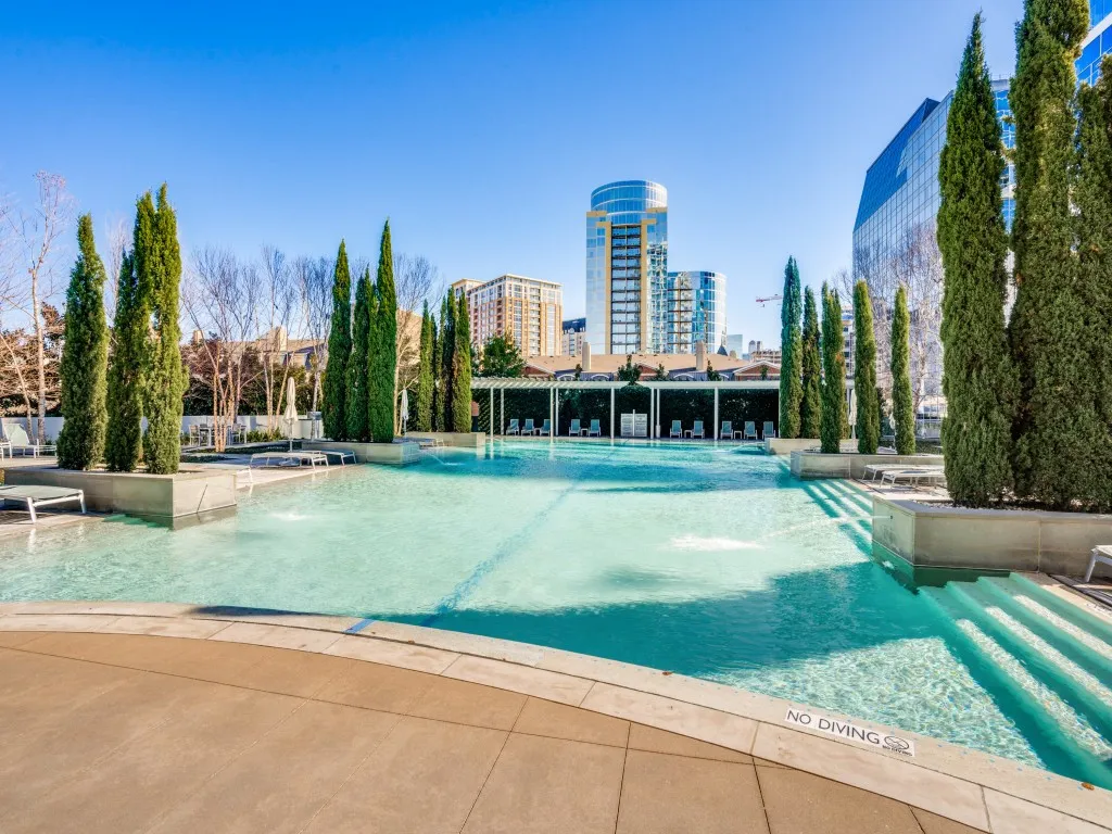 Condominium For Sale in Dallas County , 2900 Mc Kinnon Street 2301, Dallas, Texas 75201, 3 Bedroom, 4 Bathroom, 4 Garage spaces, 2,607 Sqft, built in 2005, mls#21362734, Real Estate Agent in Dallas, Homes For Sale in Dallas county, Homes For Sale in Dallas, Realtor in Dallas Texas, Real Estate Brokerage Independent Realty Texas, Luminita Cordes Realtor