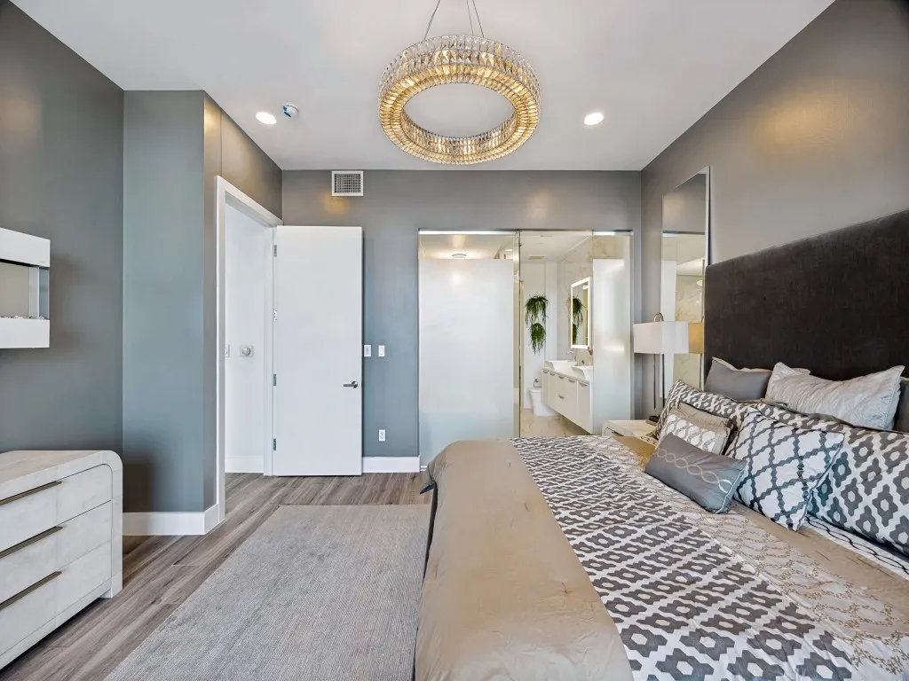 Condominium For Sale in Dallas County , 2900 Mc Kinnon Street 2301, Dallas, Texas 75201, 3 Bedroom, 4 Bathroom, 4 Garage spaces, 2,607 Sqft, built in 2005, mls#21362734, Real Estate Agent in Dallas, Homes For Sale in Dallas county, Homes For Sale in Dallas, Realtor in Dallas Texas, Real Estate Brokerage Independent Realty Texas, Luminita Cordes Realtor