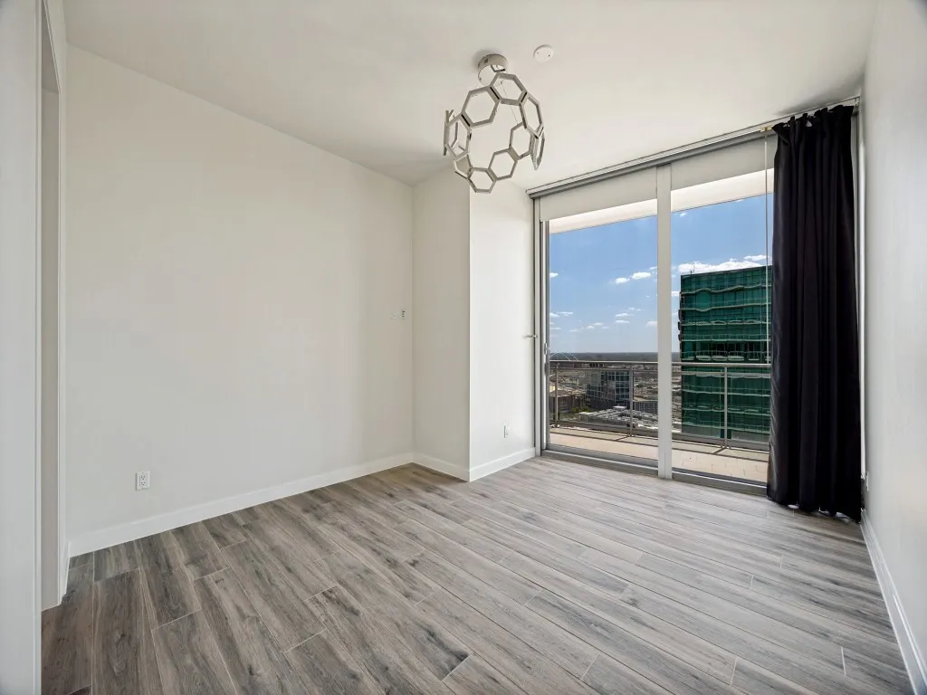 Condominium For Sale in Dallas County , 2900 Mc Kinnon Street 2301, Dallas, Texas 75201, 3 Bedroom, 4 Bathroom, 4 Garage spaces, 2,607 Sqft, built in 2005, mls#21362734, Real Estate Agent in Dallas, Homes For Sale in Dallas county, Homes For Sale in Dallas, Realtor in Dallas Texas, Real Estate Brokerage Independent Realty Texas, Luminita Cordes Realtor