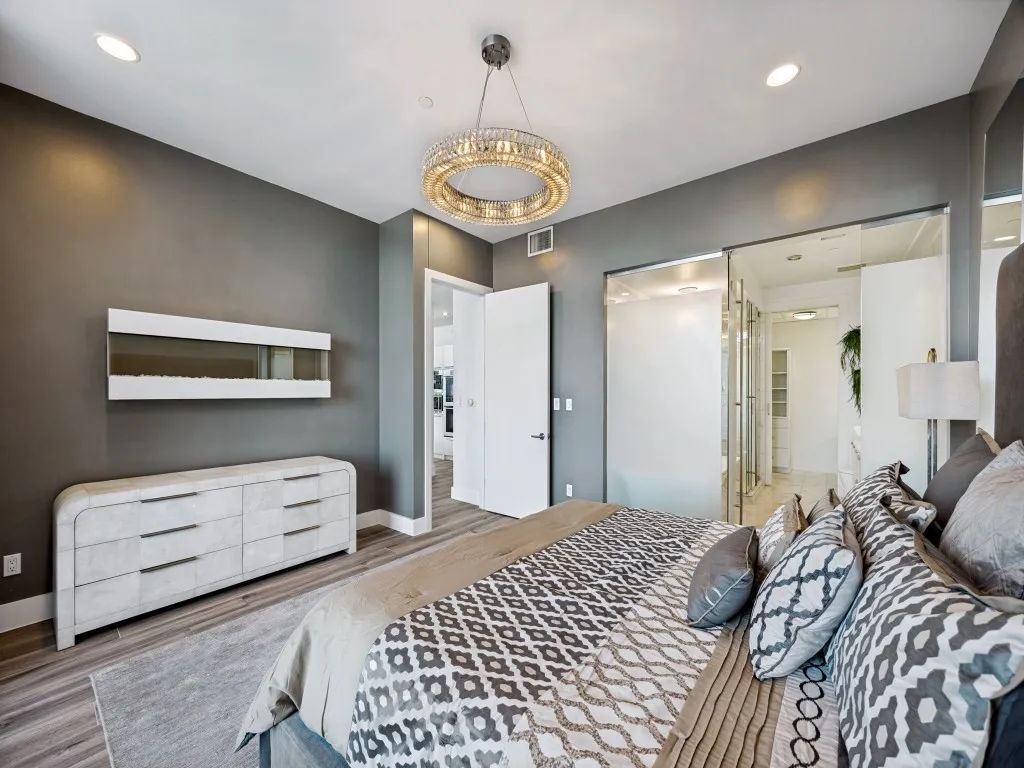 Condominium For Sale in Dallas County , 2900 Mc Kinnon Street 2301, Dallas, Texas 75201, 3 Bedroom, 4 Bathroom, 4 Garage spaces, 2,607 Sqft, built in 2005, mls#21362734, Real Estate Agent in Dallas, Homes For Sale in Dallas county, Homes For Sale in Dallas, Realtor in Dallas Texas, Real Estate Brokerage Independent Realty Texas, Luminita Cordes Realtor