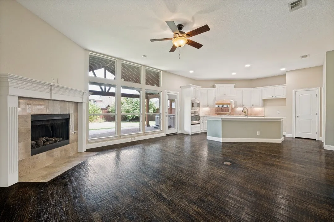 Single Family Residence For Sale in Collin County , 850 Woodview Drive, Prosper, Texas 75078, 3 Bedroom, 2 Bathroom, 2 Garage spaces, 2,110 Sqft, built in 2009, mls#21363714, Real Estate Agent in Prosper, Homes For Sale in Collin county, Homes For Sale in Prosper, Realtor in Prosper Texas, Real Estate Brokerage Independent Realty Texas, Luminita Cordes Realtor