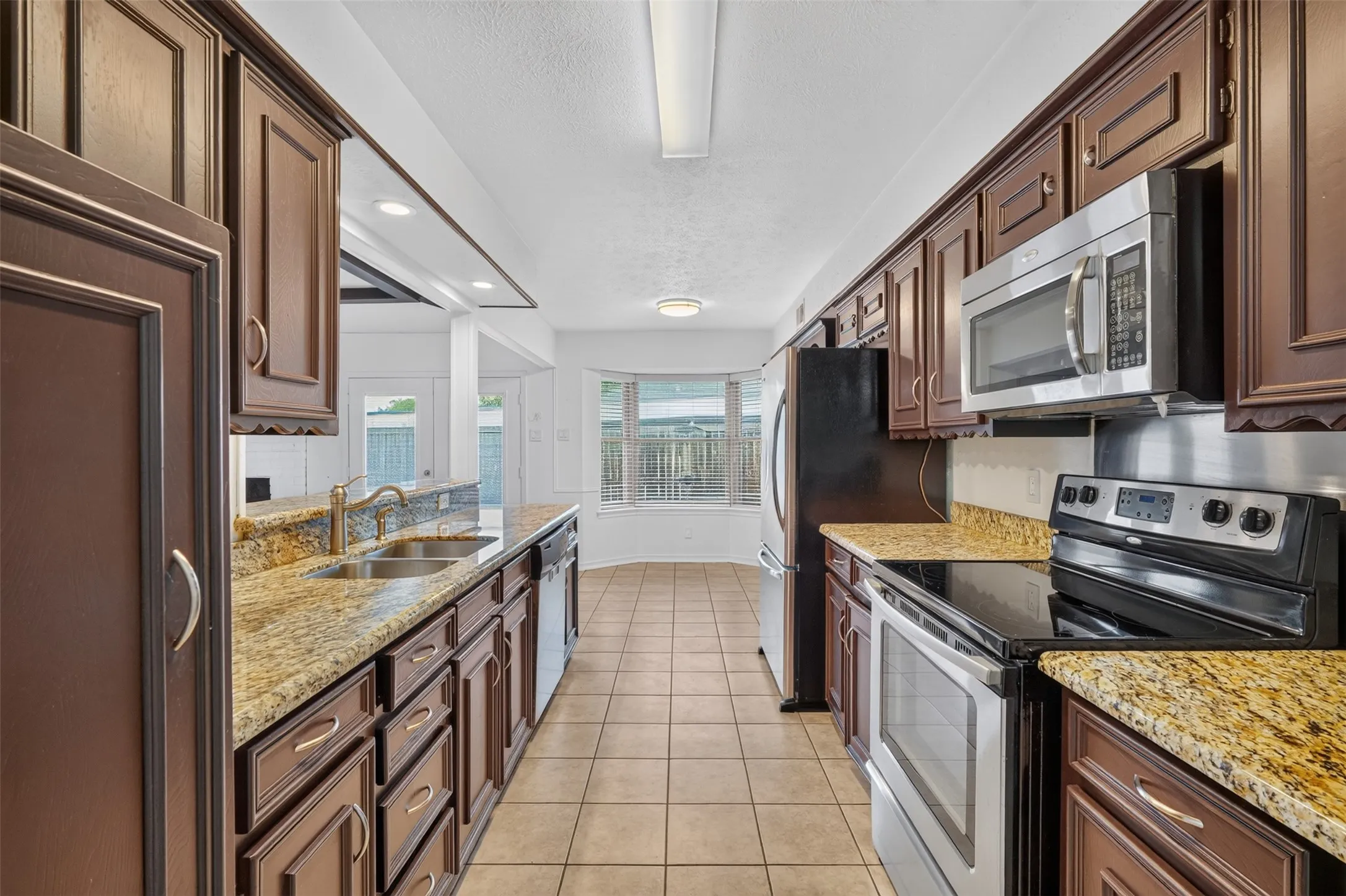 Duplex For Rent in Dallas County , 10526 Ravenscroft Drive, Dallas, Texas 75230, 3 Bedroom, 2 Bathroom, Garage spaces, 1,840 Sqft, built in 1969, Price $3,300, mls#21363789, Real Estate Agent in Dallas, Homes For Rent in Dallas county, Homes For Rent in Dallas, Realtor in Dallas Texas, Real Estate Brokerage Independent Realty Texas, Luminita Cordes Realtor
