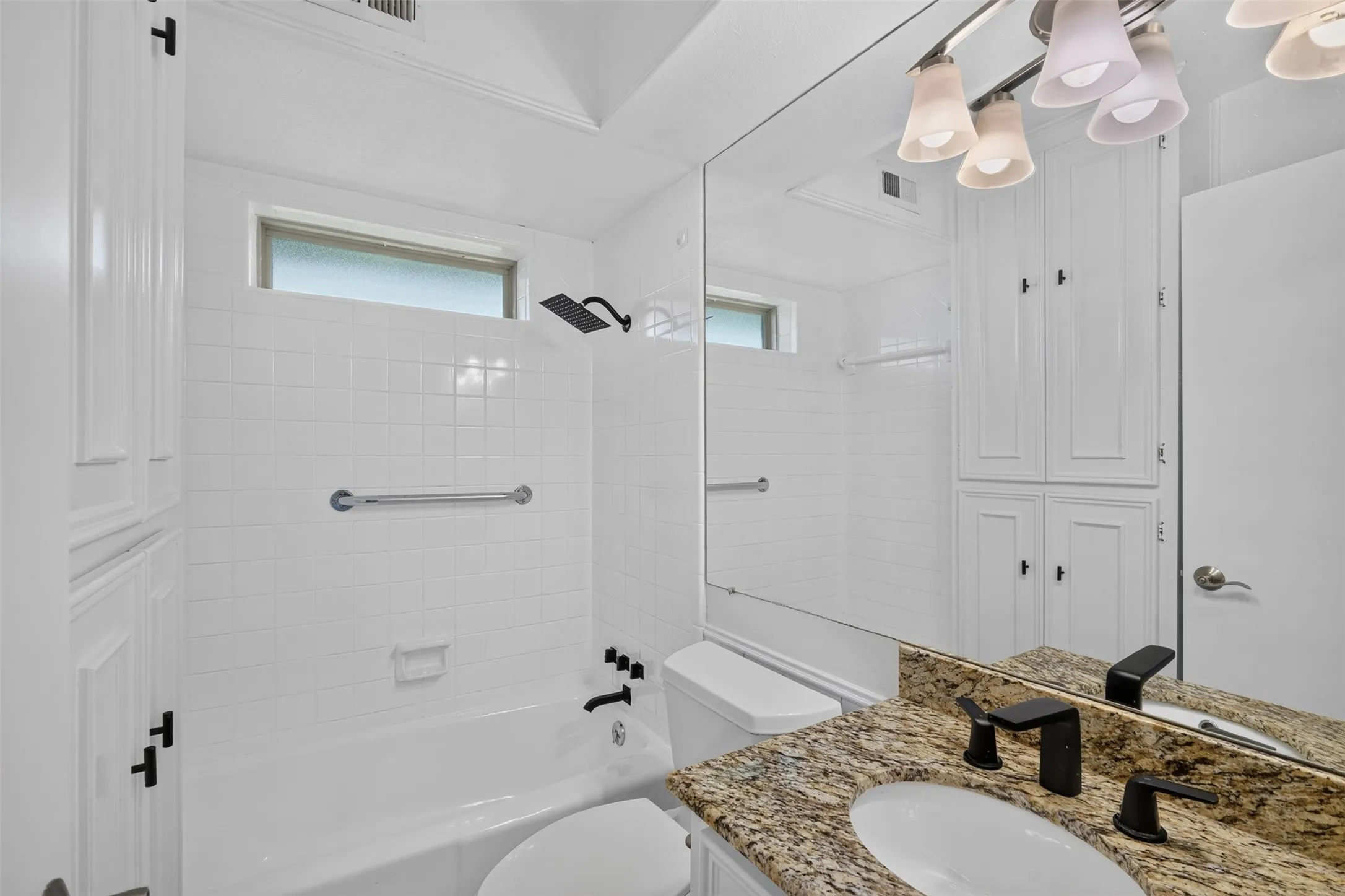 Duplex For Rent in Dallas County , 10526 Ravenscroft Drive, Dallas, Texas 75230, 3 Bedroom, 2 Bathroom, Garage spaces, 1,840 Sqft, built in 1969, Price $3,300, mls#21363789, Real Estate Agent in Dallas, Homes For Rent in Dallas county, Homes For Rent in Dallas, Realtor in Dallas Texas, Real Estate Brokerage Independent Realty Texas, Luminita Cordes Realtor