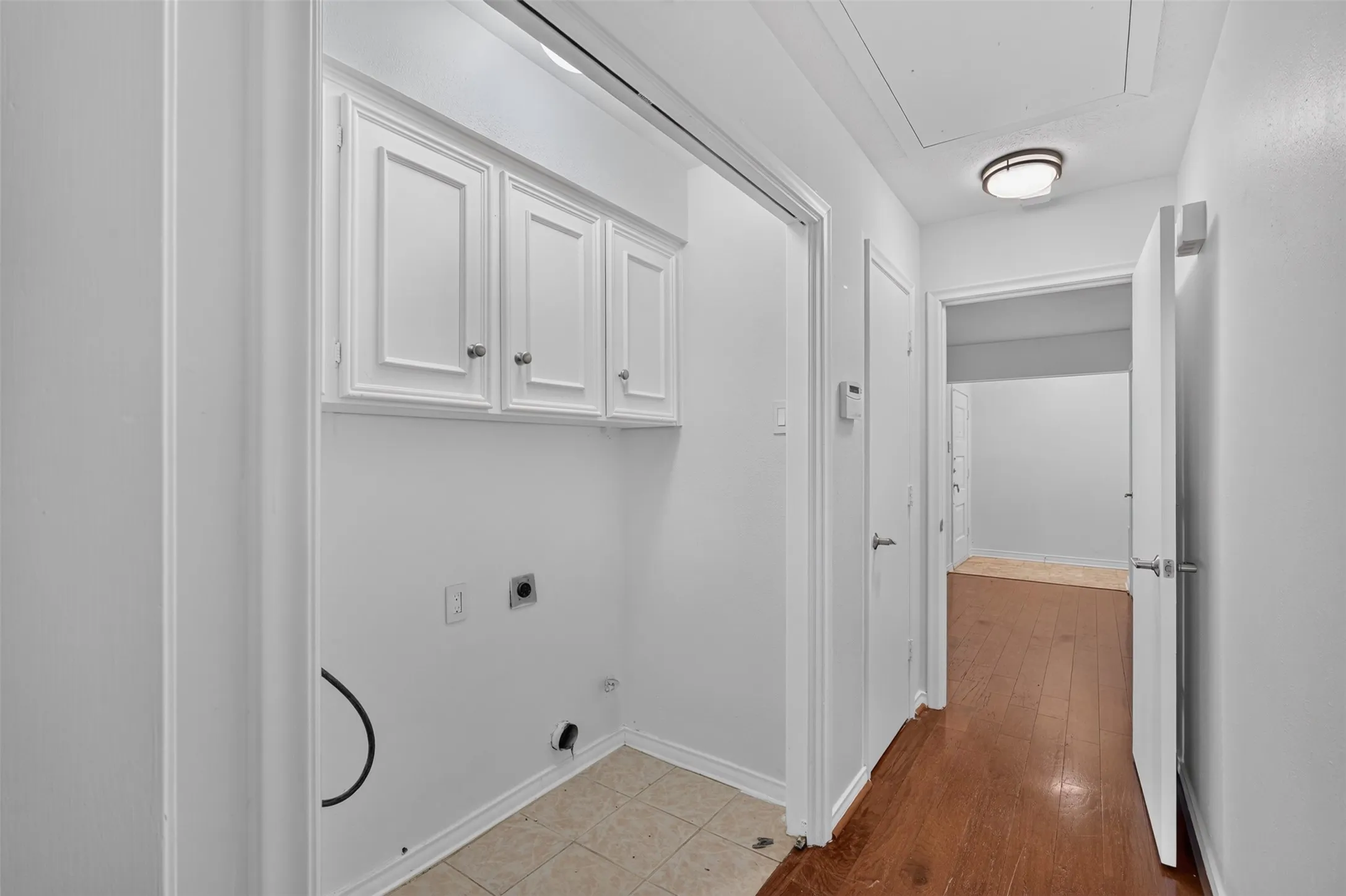 Duplex For Rent in Dallas County , 10526 Ravenscroft Drive, Dallas, Texas 75230, 3 Bedroom, 2 Bathroom, Garage spaces, 1,840 Sqft, built in 1969, Price $3,300, mls#21363789, Real Estate Agent in Dallas, Homes For Rent in Dallas county, Homes For Rent in Dallas, Realtor in Dallas Texas, Real Estate Brokerage Independent Realty Texas, Luminita Cordes Realtor