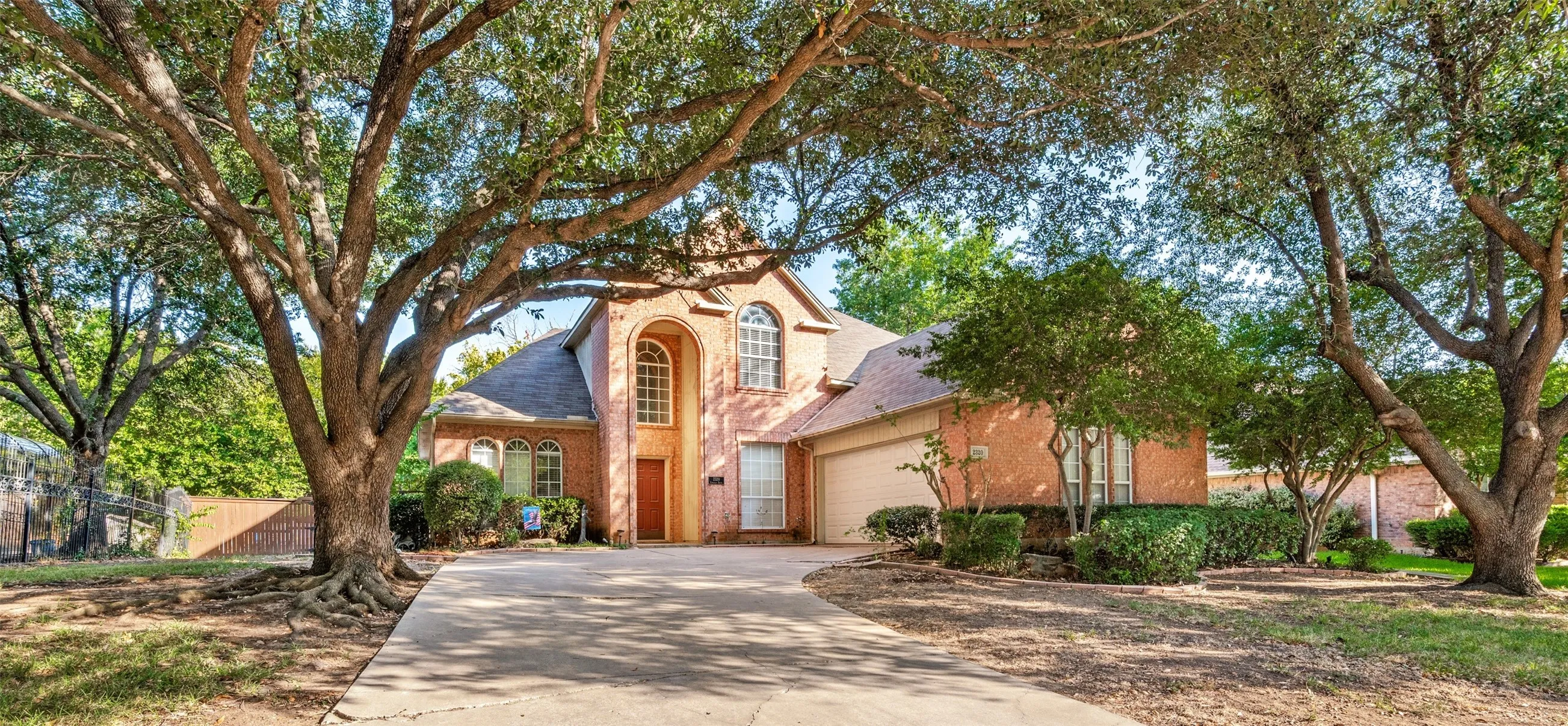 Single Family Residence For Sale in Tarrant County , 2320 Kingsley Drive, Grand Prairie, Texas 75050, 4 Bedroom, 3 Bathroom, 2 Garage spaces, 2,888 Sqft, built in 1993, mls#21361014, Real Estate Agent in Grand Prairie, Homes For Sale in Tarrant county, Homes For Sale in Grand Prairie, Realtor in Grand Prairie Texas, Real Estate Brokerage Independent Realty Texas, Luminita Cordes Realtor