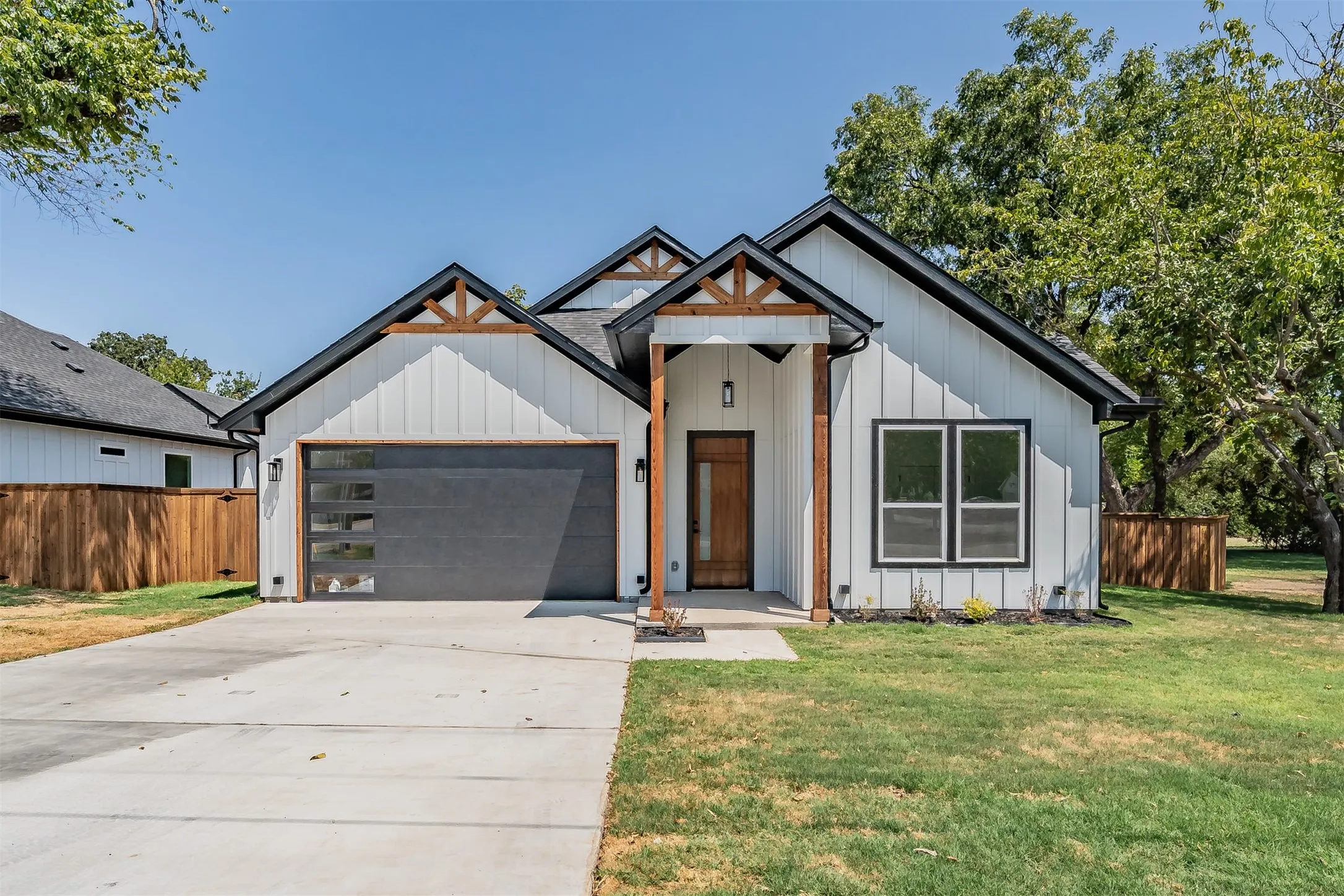 Single Family Residence For Sale in Wise County , 303 Hobbs Avenue, Boyd, Texas 76023, 3 Bedroom, 2 Bathroom, 2 Garage spaces, 1,542 Sqft, built in 2026, mls#21363568, Real Estate Agent in Boyd, Homes For Sale in Wise county, Homes For Sale in Boyd, Realtor in Boyd Texas, Real Estate Brokerage Independent Realty Texas, Luminita Cordes Realtor