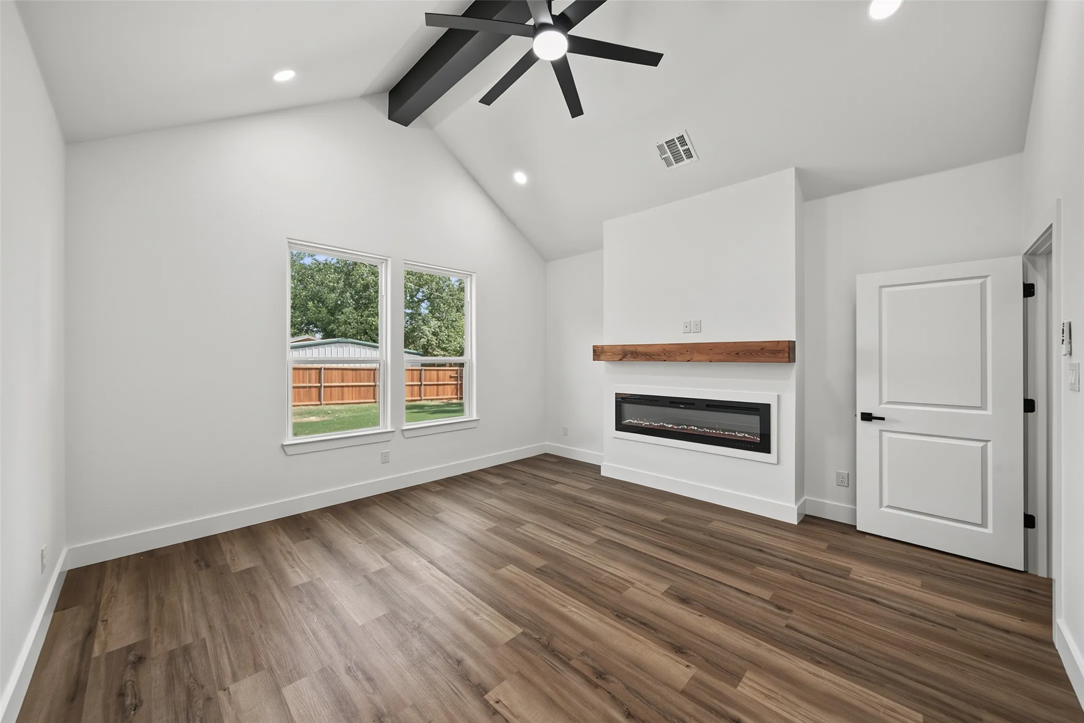 Single Family Residence For Sale in Wise County , 303 Hobbs Avenue, Boyd, Texas 76023, 3 Bedroom, 2 Bathroom, 2 Garage spaces, 1,542 Sqft, built in 2026, mls#21363568, Real Estate Agent in Boyd, Homes For Sale in Wise county, Homes For Sale in Boyd, Realtor in Boyd Texas, Real Estate Brokerage Independent Realty Texas, Luminita Cordes Realtor