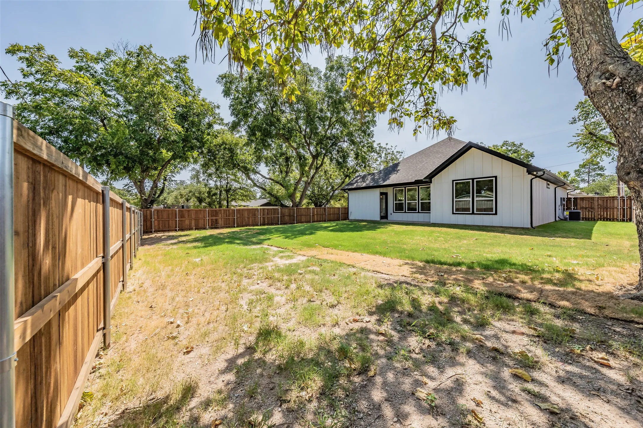 Single Family Residence For Sale in Wise County , 303 Hobbs Avenue, Boyd, Texas 76023, 3 Bedroom, 2 Bathroom, 2 Garage spaces, 1,542 Sqft, built in 2026, mls#21363568, Real Estate Agent in Boyd, Homes For Sale in Wise county, Homes For Sale in Boyd, Realtor in Boyd Texas, Real Estate Brokerage Independent Realty Texas, Luminita Cordes Realtor