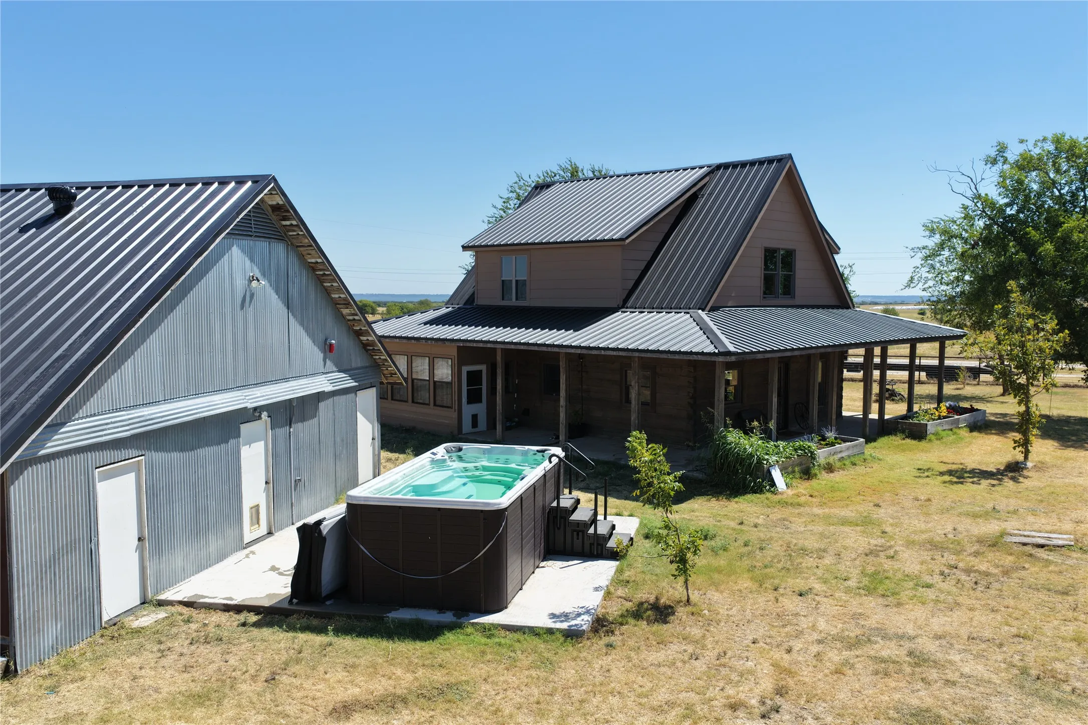 Farm For Sale in Hamilton County , 6610 CR 431, Jonesboro, Texas 76538, 4 Bedroom, 5 Bathroom, 1 Garage spaces, 4,140 Sqft, built in 2006, mls#21362198, Real Estate Agent in Jonesboro, Homes For Sale in Hamilton county, Homes For Sale in Jonesboro, Realtor in Jonesboro Texas, Real Estate Brokerage Independent Realty Texas, Luminita Cordes Realtor