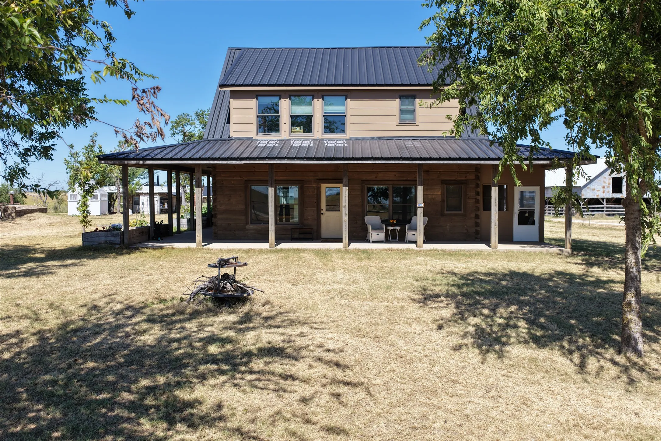 Farm For Sale in Hamilton County , 6610 CR 431, Jonesboro, Texas 76538, 4 Bedroom, 5 Bathroom, 1 Garage spaces, 4,140 Sqft, built in 2006, mls#21362198, Real Estate Agent in Jonesboro, Homes For Sale in Hamilton county, Homes For Sale in Jonesboro, Realtor in Jonesboro Texas, Real Estate Brokerage Independent Realty Texas, Luminita Cordes Realtor