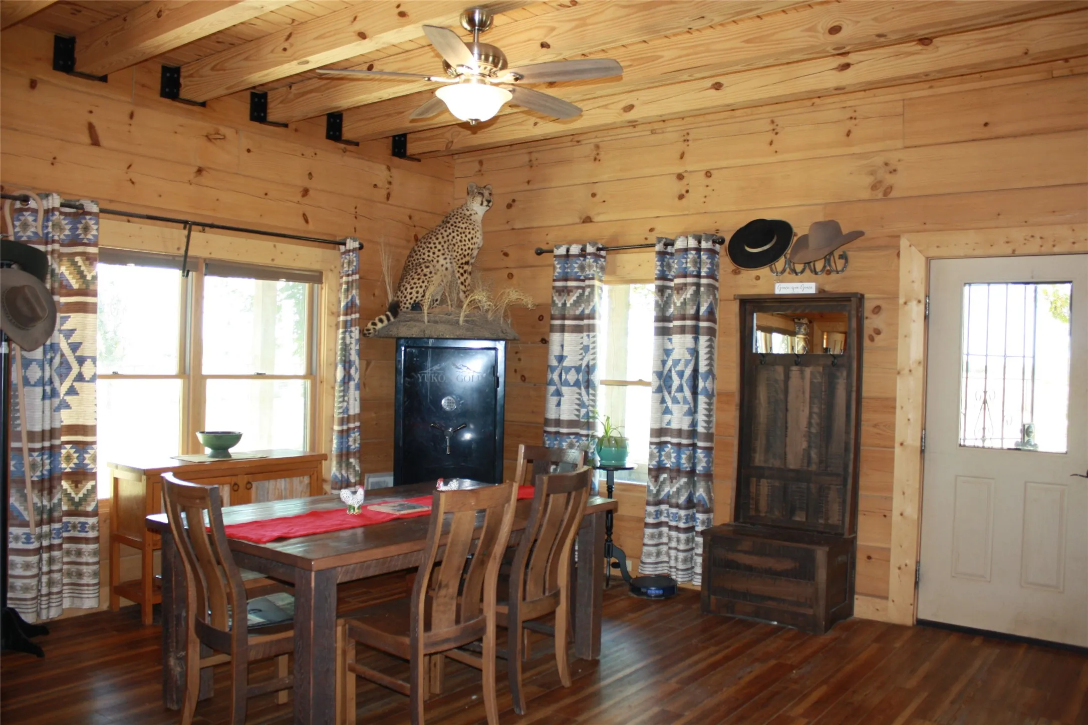 Farm For Sale in Hamilton County , 6610 CR 431, Jonesboro, Texas 76538, 4 Bedroom, 5 Bathroom, 1 Garage spaces, 4,140 Sqft, built in 2006, mls#21362198, Real Estate Agent in Jonesboro, Homes For Sale in Hamilton county, Homes For Sale in Jonesboro, Realtor in Jonesboro Texas, Real Estate Brokerage Independent Realty Texas, Luminita Cordes Realtor