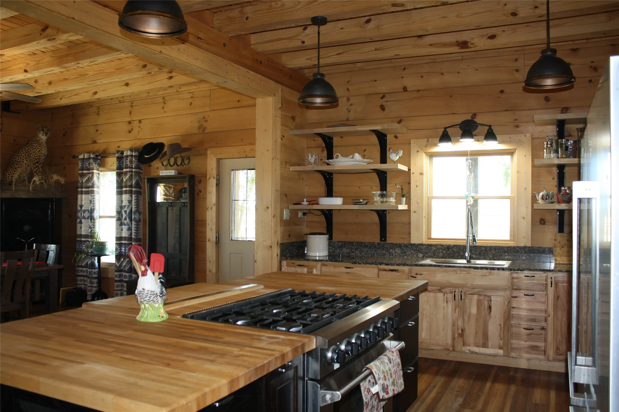 Farm For Sale in Hamilton County , 6610 CR 431, Jonesboro, Texas 76538, 4 Bedroom, 5 Bathroom, 1 Garage spaces, 4,140 Sqft, built in 2006, mls#21362198, Real Estate Agent in Jonesboro, Homes For Sale in Hamilton county, Homes For Sale in Jonesboro, Realtor in Jonesboro Texas, Real Estate Brokerage Independent Realty Texas, Luminita Cordes Realtor
