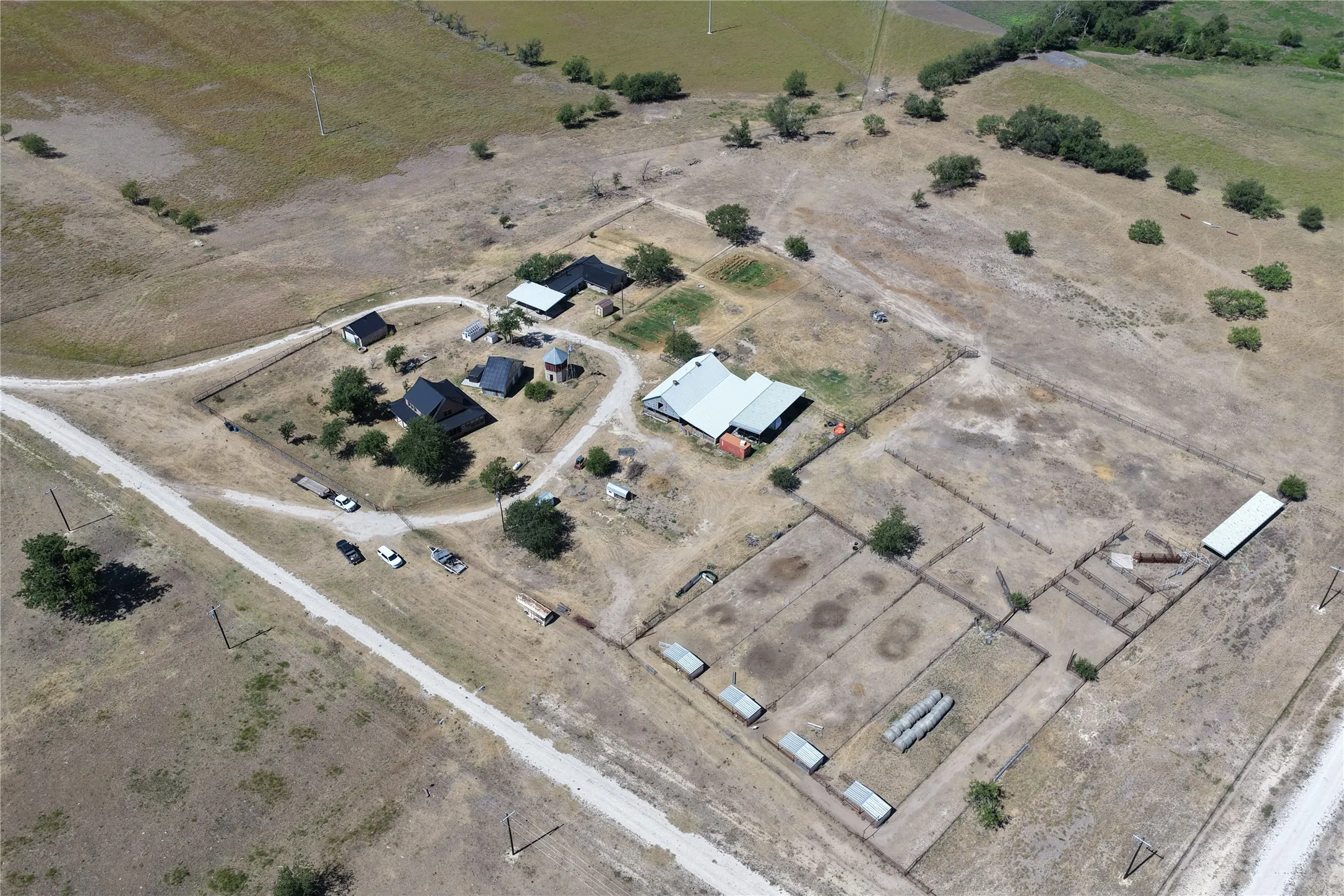 Farm For Sale in Hamilton County , 6610 CR 431, Jonesboro, Texas 76538, 4 Bedroom, 5 Bathroom, 1 Garage spaces, 4,140 Sqft, built in 2006, mls#21362198, Real Estate Agent in Jonesboro, Homes For Sale in Hamilton county, Homes For Sale in Jonesboro, Realtor in Jonesboro Texas, Real Estate Brokerage Independent Realty Texas, Luminita Cordes Realtor