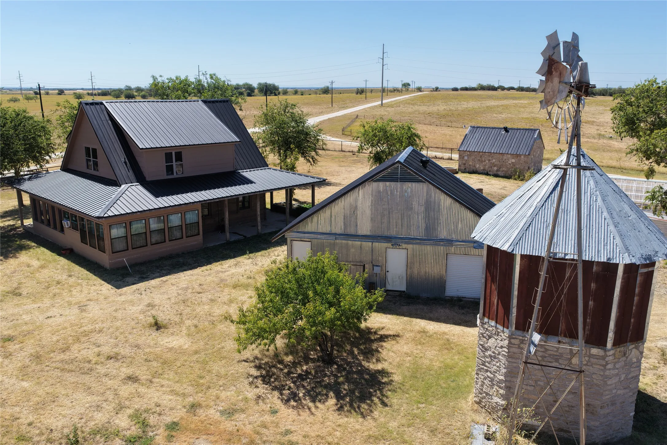 Farm For Sale in Hamilton County , 6610 CR 431, Jonesboro, Texas 76538, 4 Bedroom, 5 Bathroom, 1 Garage spaces, 4,140 Sqft, built in 2006, mls#21362198, Real Estate Agent in Jonesboro, Homes For Sale in Hamilton county, Homes For Sale in Jonesboro, Realtor in Jonesboro Texas, Real Estate Brokerage Independent Realty Texas, Luminita Cordes Realtor