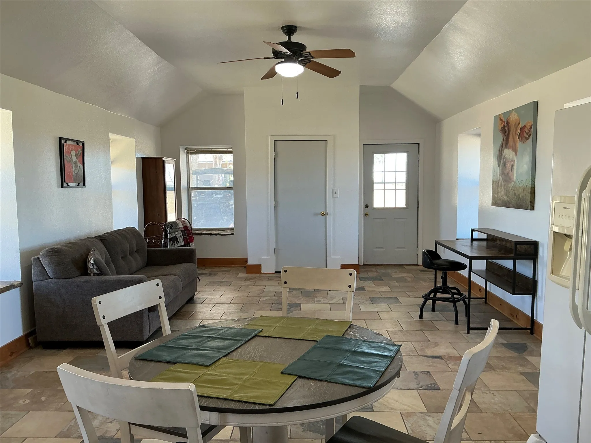 Farm For Sale in Hamilton County , 6610 CR 431, Jonesboro, Texas 76538, 4 Bedroom, 5 Bathroom, 1 Garage spaces, 4,140 Sqft, built in 2006, mls#21362198, Real Estate Agent in Jonesboro, Homes For Sale in Hamilton county, Homes For Sale in Jonesboro, Realtor in Jonesboro Texas, Real Estate Brokerage Independent Realty Texas, Luminita Cordes Realtor
