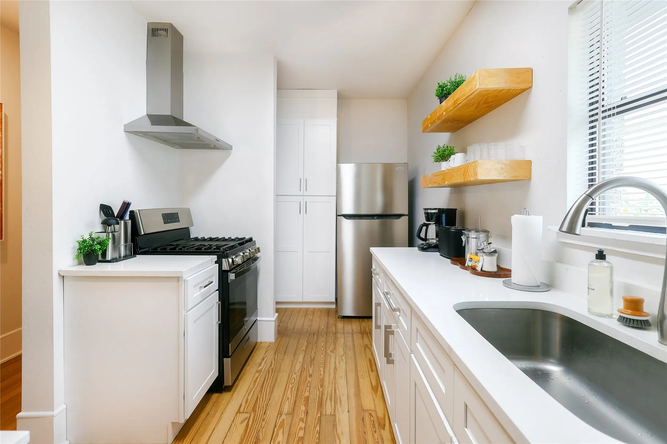 Hotel/Motel For Sale in Dallas County , 4031 Rawlins Street, Dallas, Texas 75219, 0, 0, Garage spaces, 0 Sqft, built in 1926, Price $2,199,999, mls#21357978, Real Estate Agent in Dallas, Homes For Sale in Dallas county, Homes For Sale in Dallas, Realtor in Dallas Texas, Real Estate Brokerage Independent Realty Texas, Luminita Cordes Realtor