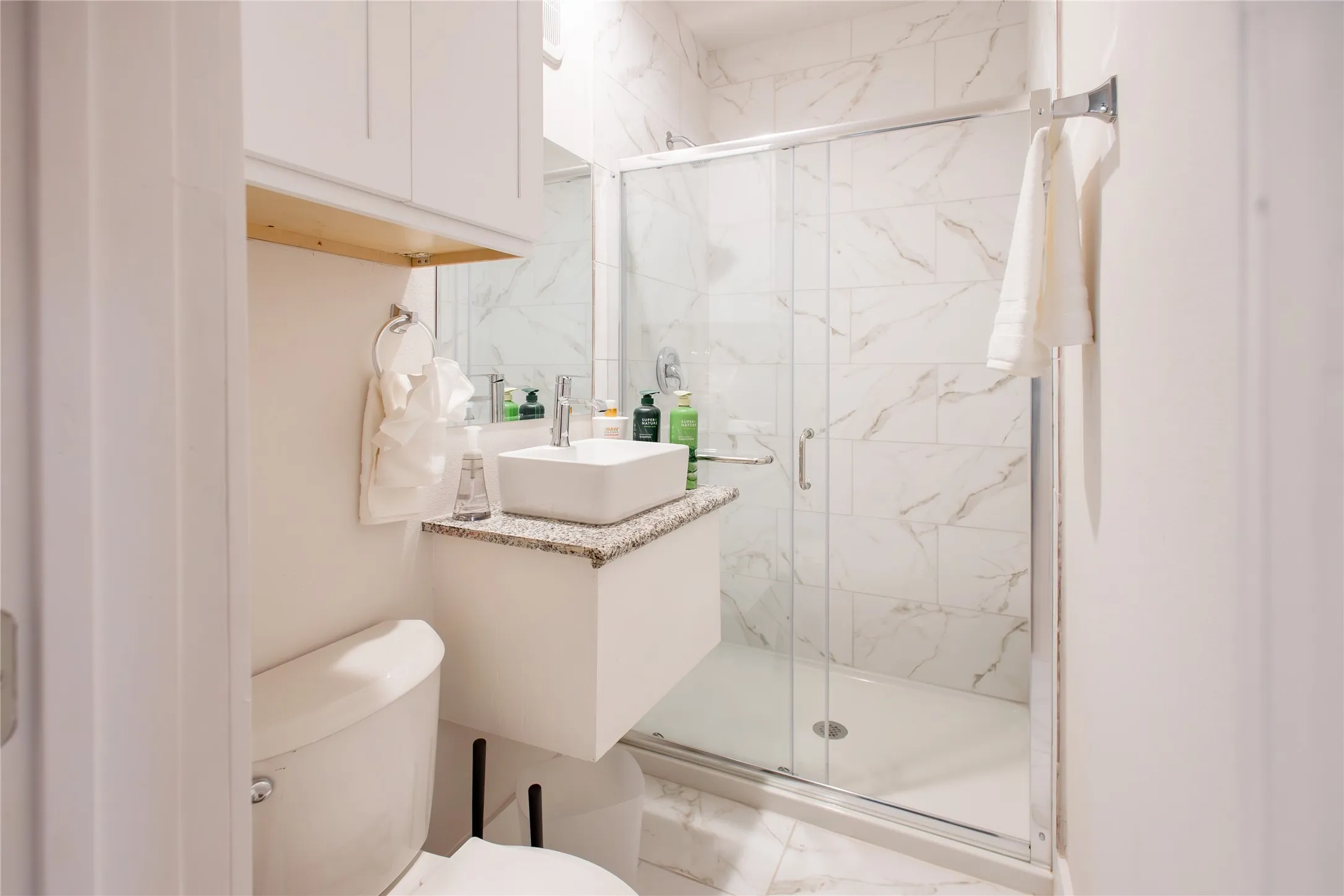 Hotel/Motel For Sale in Dallas County , 4031 Rawlins Street, Dallas, Texas 75219, 0, 0, Garage spaces, 0 Sqft, built in 1926, Price $2,199,999, mls#21357978, Real Estate Agent in Dallas, Homes For Sale in Dallas county, Homes For Sale in Dallas, Realtor in Dallas Texas, Real Estate Brokerage Independent Realty Texas, Luminita Cordes Realtor