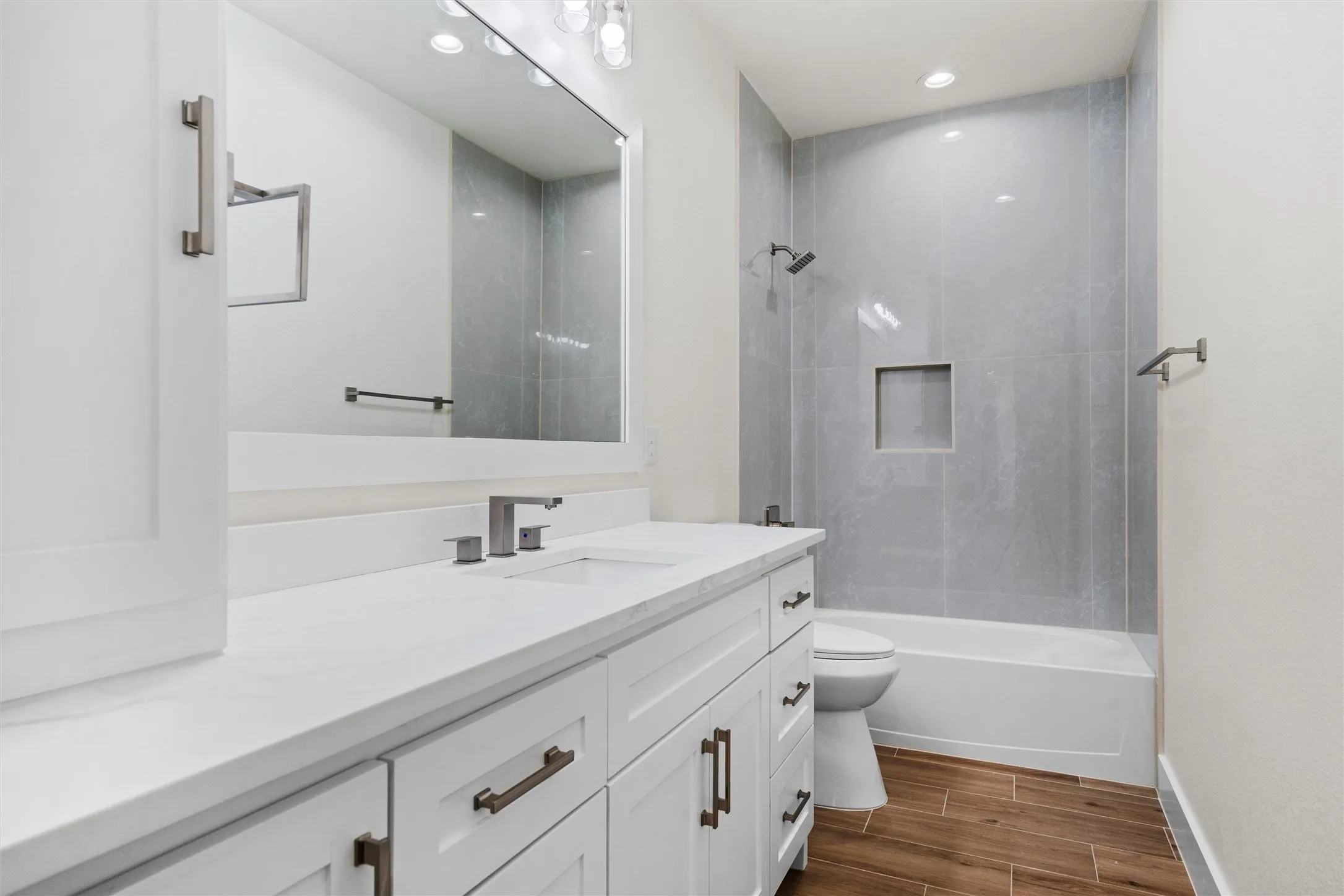 Single Family Residence For Sale in Navarro County , 101 Barefoot Bay Boulevard, Corsicana, Texas 75109, 3 Bedroom, 2 Bathroom, 2 Garage spaces, 2,258 Sqft, built in 2026, mls#21361443, Real Estate Agent in Corsicana, Homes For Sale in Navarro county, Homes For Sale in Corsicana, Realtor in Corsicana Texas, Real Estate Brokerage Independent Realty Texas, Luminita Cordes Realtor