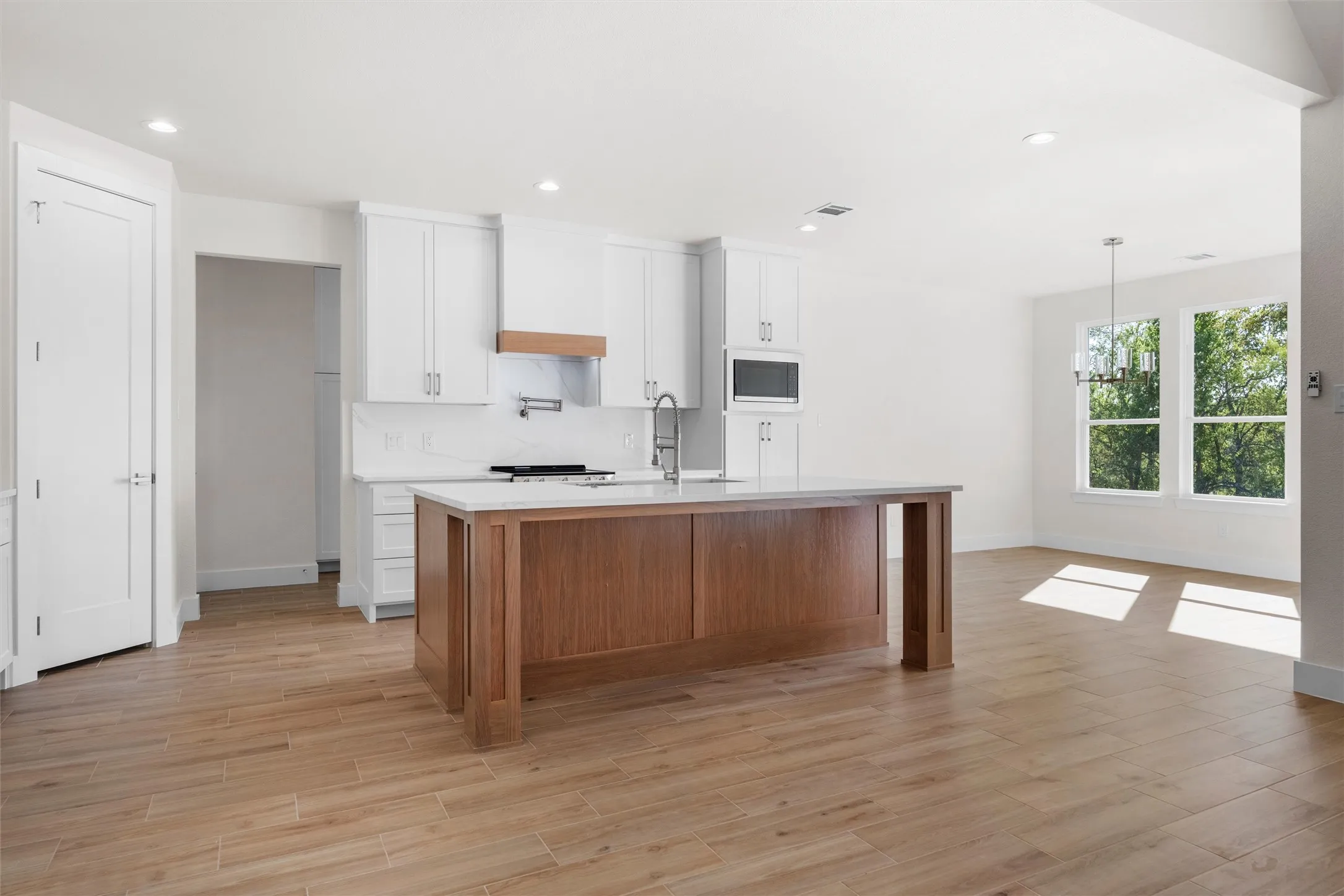 Single Family Residence For Sale in Navarro County , 101 Barefoot Bay Boulevard, Corsicana, Texas 75109, 3 Bedroom, 2 Bathroom, 2 Garage spaces, 2,258 Sqft, built in 2026, mls#21361443, Real Estate Agent in Corsicana, Homes For Sale in Navarro county, Homes For Sale in Corsicana, Realtor in Corsicana Texas, Real Estate Brokerage Independent Realty Texas, Luminita Cordes Realtor