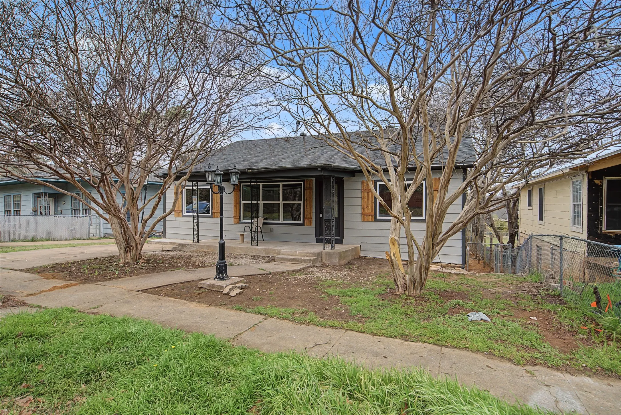 Single Family Residence For Rent in Grayson County , 1411 W Gandy Street, Denison, Texas 75020, 5 Bedroom, 3 Bathroom, Garage spaces, 2,240 Sqft, built in 1940, mls#21363820, Real Estate Agent in Denison, Homes For Rent in Grayson county, Homes For Rent in Denison, Realtor in Denison Texas, Real Estate Brokerage Independent Realty Texas, Luminita Cordes Realtor
