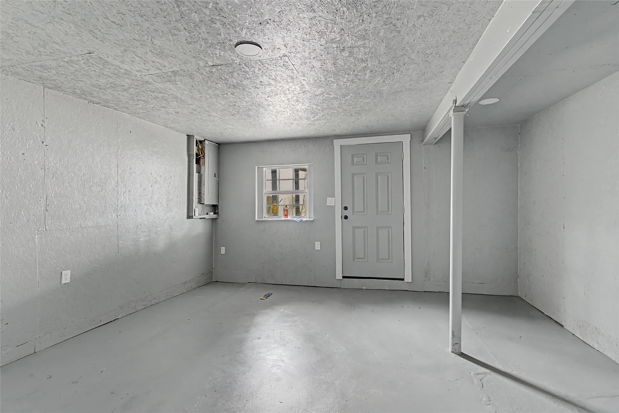 Single Family Residence For Rent in Grayson County , 1411 W Gandy Street, Denison, Texas 75020, 5 Bedroom, 3 Bathroom, Garage spaces, 2,240 Sqft, built in 1940, mls#21363820, Real Estate Agent in Denison, Homes For Rent in Grayson county, Homes For Rent in Denison, Realtor in Denison Texas, Real Estate Brokerage Independent Realty Texas, Luminita Cordes Realtor