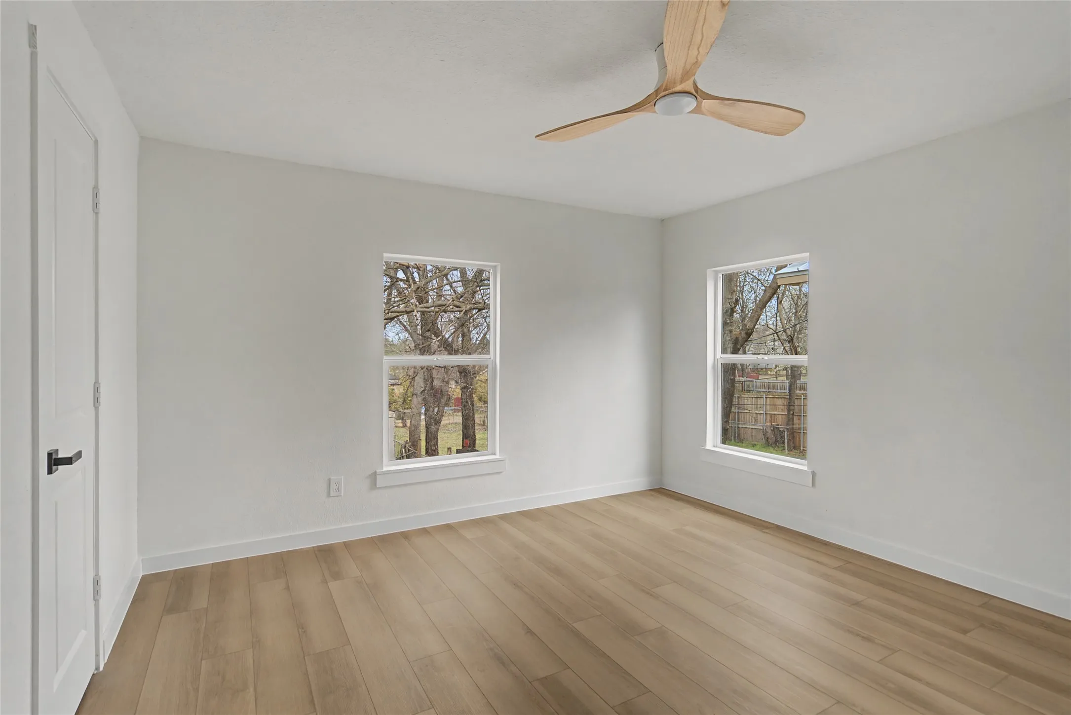 Single Family Residence For Rent in Grayson County , 1411 W Gandy Street, Denison, Texas 75020, 5 Bedroom, 3 Bathroom, Garage spaces, 2,240 Sqft, built in 1940, mls#21363820, Real Estate Agent in Denison, Homes For Rent in Grayson county, Homes For Rent in Denison, Realtor in Denison Texas, Real Estate Brokerage Independent Realty Texas, Luminita Cordes Realtor