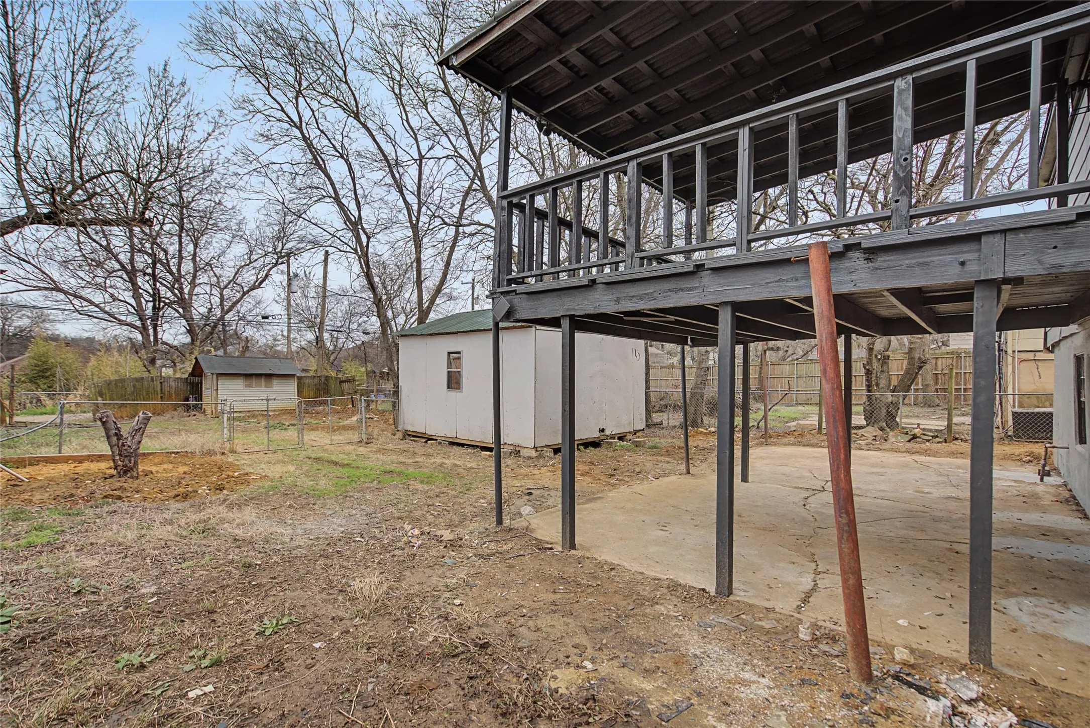 Single Family Residence For Rent in Grayson County , 1411 W Gandy Street, Denison, Texas 75020, 5 Bedroom, 3 Bathroom, Garage spaces, 2,240 Sqft, built in 1940, mls#21363820, Real Estate Agent in Denison, Homes For Rent in Grayson county, Homes For Rent in Denison, Realtor in Denison Texas, Real Estate Brokerage Independent Realty Texas, Luminita Cordes Realtor
