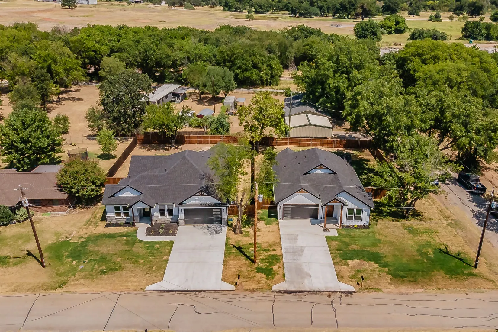 Single Family Residence For Sale in Wise County , 305 Hobbs Avenue, Boyd, Texas 76023, 3 Bedroom, 2 Bathroom, 2 Garage spaces, 1,866 Sqft, built in 2026, mls#21363574, Real Estate Agent in Boyd, Homes For Sale in Wise county, Homes For Sale in Boyd, Realtor in Boyd Texas, Real Estate Brokerage Independent Realty Texas, Luminita Cordes Realtor