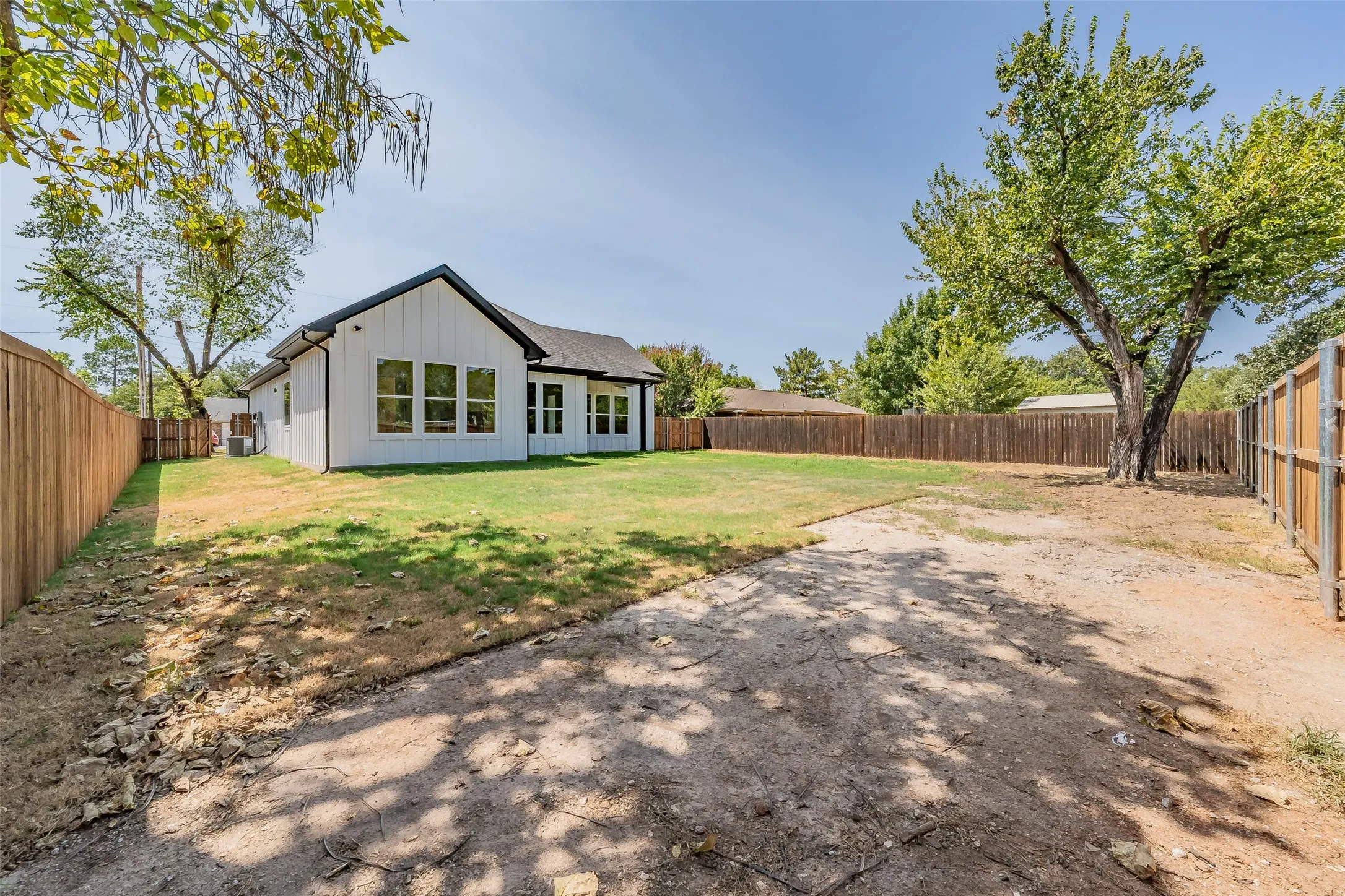 Single Family Residence For Sale in Wise County , 305 Hobbs Avenue, Boyd, Texas 76023, 3 Bedroom, 2 Bathroom, 2 Garage spaces, 1,866 Sqft, built in 2026, mls#21363574, Real Estate Agent in Boyd, Homes For Sale in Wise county, Homes For Sale in Boyd, Realtor in Boyd Texas, Real Estate Brokerage Independent Realty Texas, Luminita Cordes Realtor