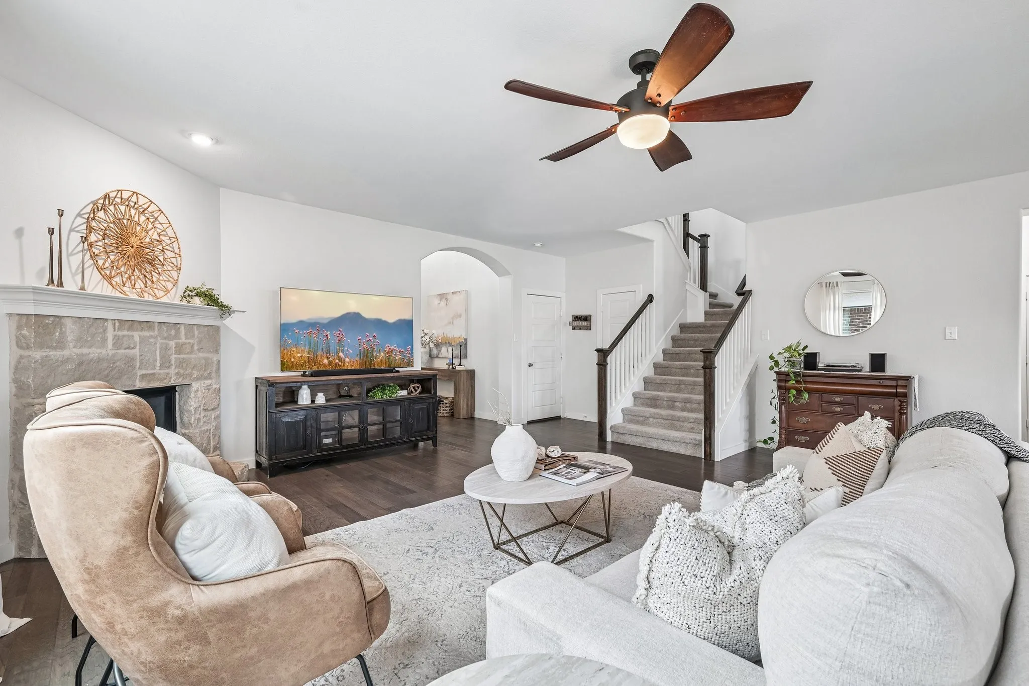 Single Family Residence For Sale in Collin County , 533 Yellowstone Drive, Celina, Texas 75009, 4 Bedroom, 3 Bathroom, 2 Garage spaces, 2,497 Sqft, built in 2017, mls#21359881, Real Estate Agent in Celina, Homes For Sale in Collin county, Homes For Sale in Celina, Realtor in Celina Texas, Real Estate Brokerage Independent Realty Texas, Luminita Cordes Realtor