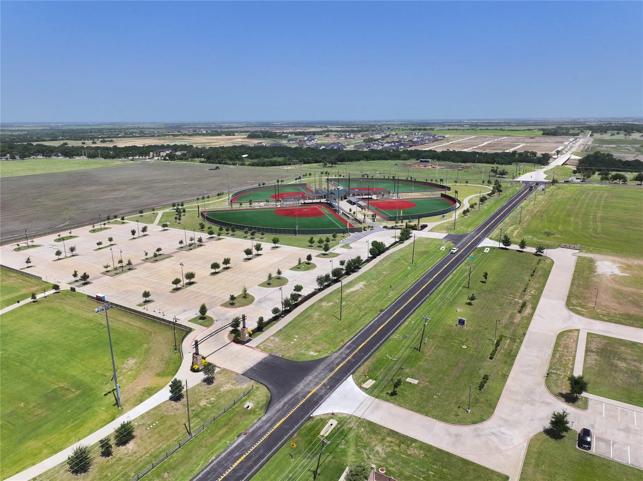 Single Family Residence For Sale in Collin County , 533 Yellowstone Drive, Celina, Texas 75009, 4 Bedroom, 3 Bathroom, 2 Garage spaces, 2,497 Sqft, built in 2017, mls#21359881, Real Estate Agent in Celina, Homes For Sale in Collin county, Homes For Sale in Celina, Realtor in Celina Texas, Real Estate Brokerage Independent Realty Texas, Luminita Cordes Realtor