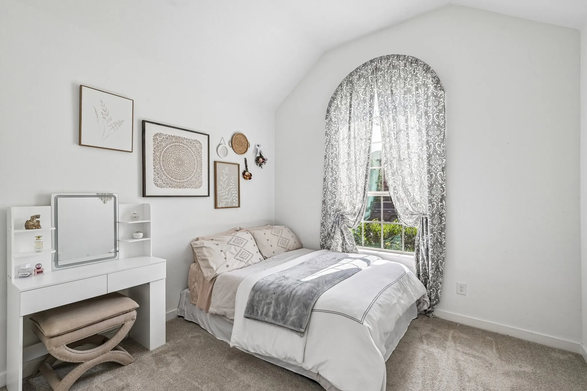Single Family Residence For Sale in Collin County , 533 Yellowstone Drive, Celina, Texas 75009, 4 Bedroom, 3 Bathroom, 2 Garage spaces, 2,497 Sqft, built in 2017, mls#21359881, Real Estate Agent in Celina, Homes For Sale in Collin county, Homes For Sale in Celina, Realtor in Celina Texas, Real Estate Brokerage Independent Realty Texas, Luminita Cordes Realtor