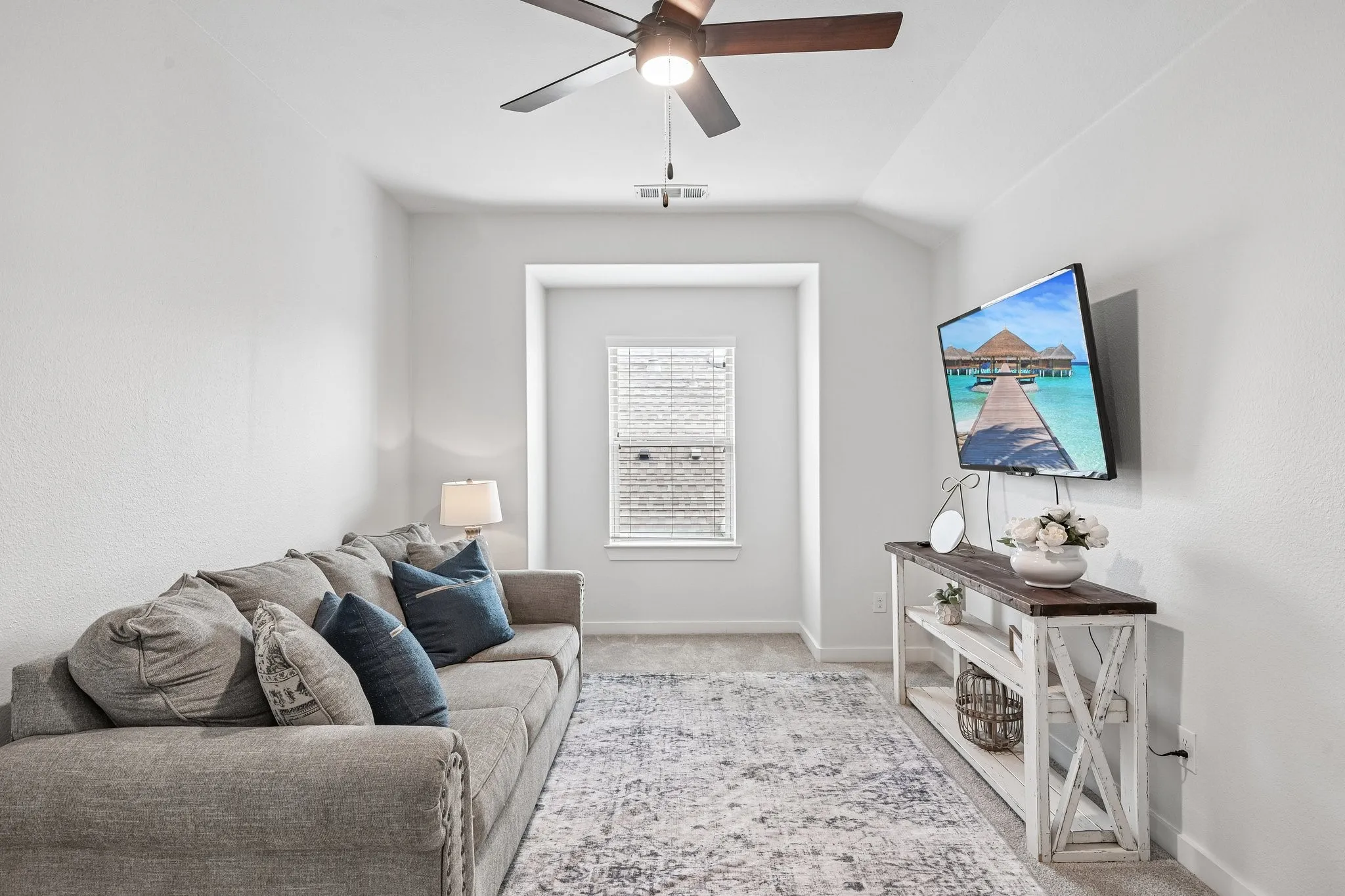 Single Family Residence For Sale in Collin County , 533 Yellowstone Drive, Celina, Texas 75009, 4 Bedroom, 3 Bathroom, 2 Garage spaces, 2,497 Sqft, built in 2017, mls#21359881, Real Estate Agent in Celina, Homes For Sale in Collin county, Homes For Sale in Celina, Realtor in Celina Texas, Real Estate Brokerage Independent Realty Texas, Luminita Cordes Realtor