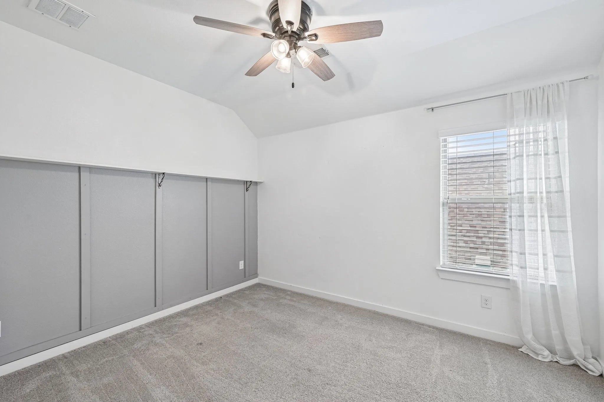 Single Family Residence For Sale in Collin County , 533 Yellowstone Drive, Celina, Texas 75009, 4 Bedroom, 3 Bathroom, 2 Garage spaces, 2,497 Sqft, built in 2017, mls#21359881, Real Estate Agent in Celina, Homes For Sale in Collin county, Homes For Sale in Celina, Realtor in Celina Texas, Real Estate Brokerage Independent Realty Texas, Luminita Cordes Realtor