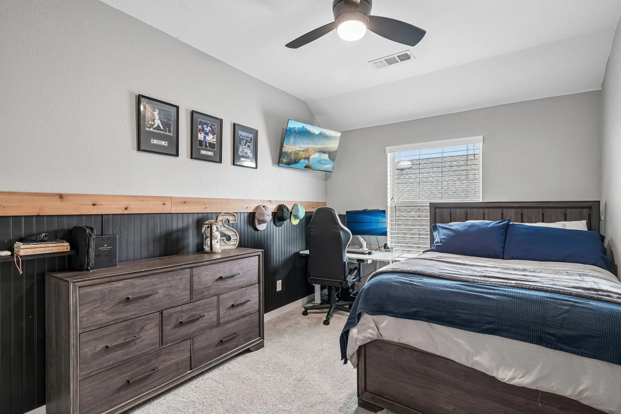 Single Family Residence For Sale in Collin County , 533 Yellowstone Drive, Celina, Texas 75009, 4 Bedroom, 3 Bathroom, 2 Garage spaces, 2,497 Sqft, built in 2017, mls#21359881, Real Estate Agent in Celina, Homes For Sale in Collin county, Homes For Sale in Celina, Realtor in Celina Texas, Real Estate Brokerage Independent Realty Texas, Luminita Cordes Realtor