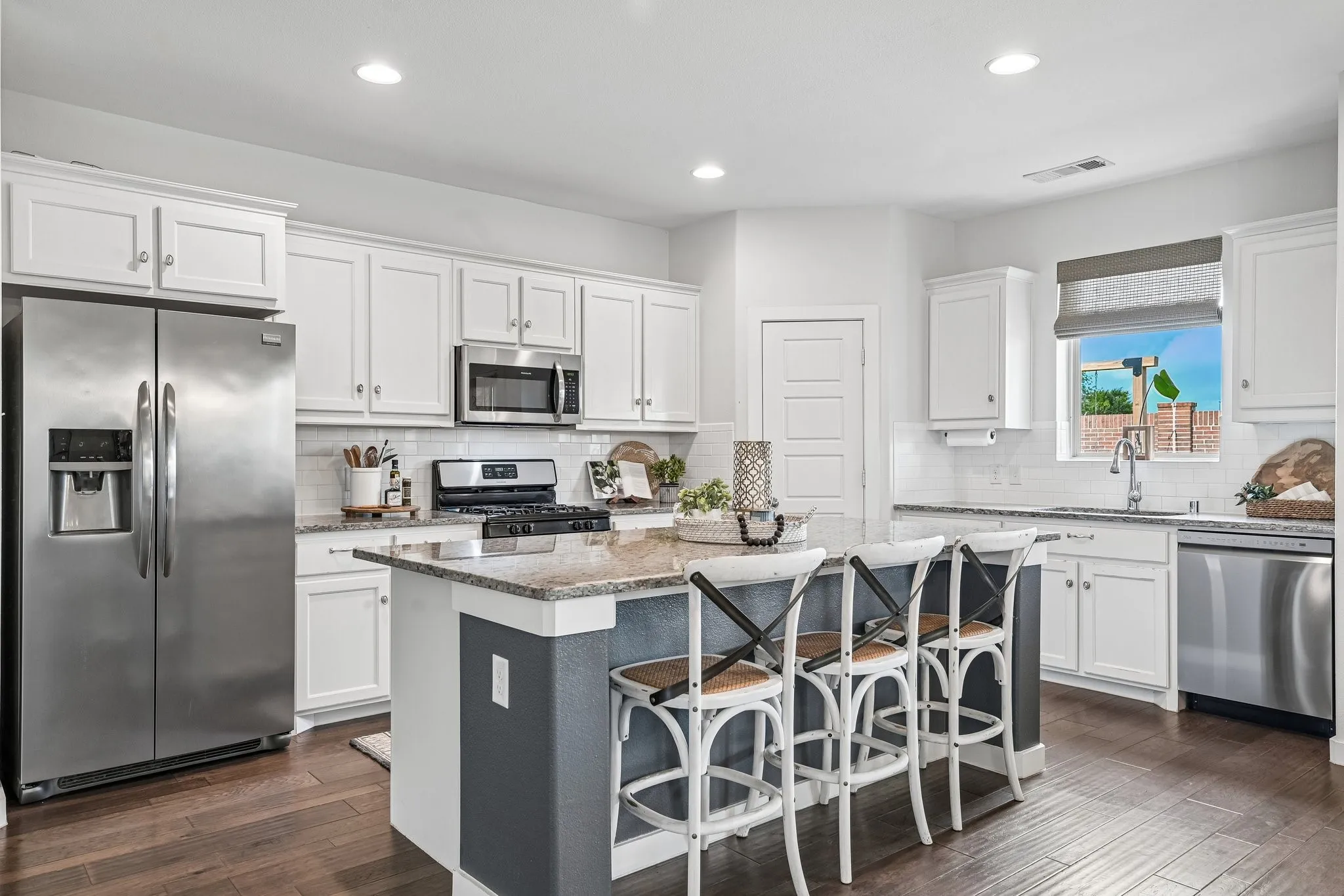 Single Family Residence For Sale in Collin County , 533 Yellowstone Drive, Celina, Texas 75009, 4 Bedroom, 3 Bathroom, 2 Garage spaces, 2,497 Sqft, built in 2017, mls#21359881, Real Estate Agent in Celina, Homes For Sale in Collin county, Homes For Sale in Celina, Realtor in Celina Texas, Real Estate Brokerage Independent Realty Texas, Luminita Cordes Realtor