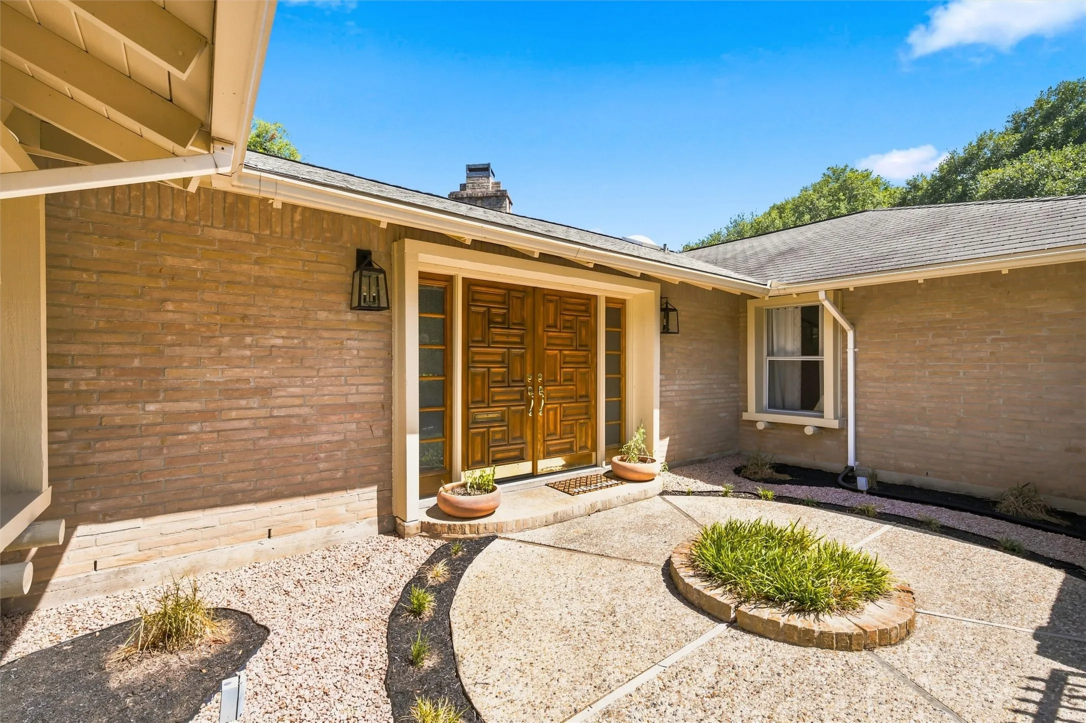 Single Family Residence For Sale in Mc Lennan County , 5104 Lake Jackson Drive, Waco, Texas 76710, 4 Bedroom, 3 Bathroom, 2 Garage spaces, 2,918 Sqft, built in 1965, mls#21363520, Real Estate Agent in Waco, Homes For Sale in Mc Lennan county, Homes For Sale in Waco, Realtor in Waco Texas, Real Estate Brokerage Independent Realty Texas, Luminita Cordes Realtor
