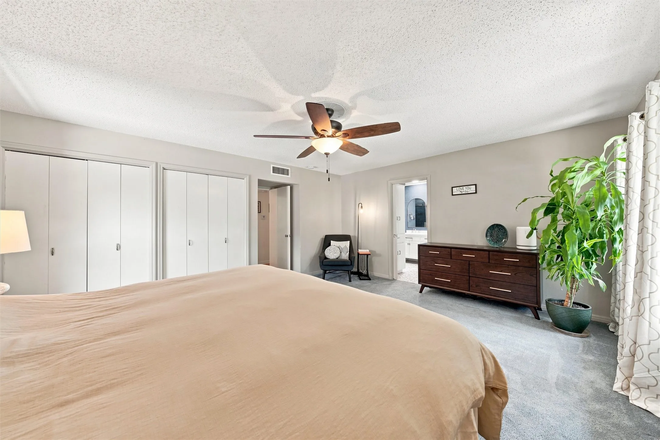Single Family Residence For Sale in Mc Lennan County , 5104 Lake Jackson Drive, Waco, Texas 76710, 4 Bedroom, 3 Bathroom, 2 Garage spaces, 2,918 Sqft, built in 1965, mls#21363520, Real Estate Agent in Waco, Homes For Sale in Mc Lennan county, Homes For Sale in Waco, Realtor in Waco Texas, Real Estate Brokerage Independent Realty Texas, Luminita Cordes Realtor