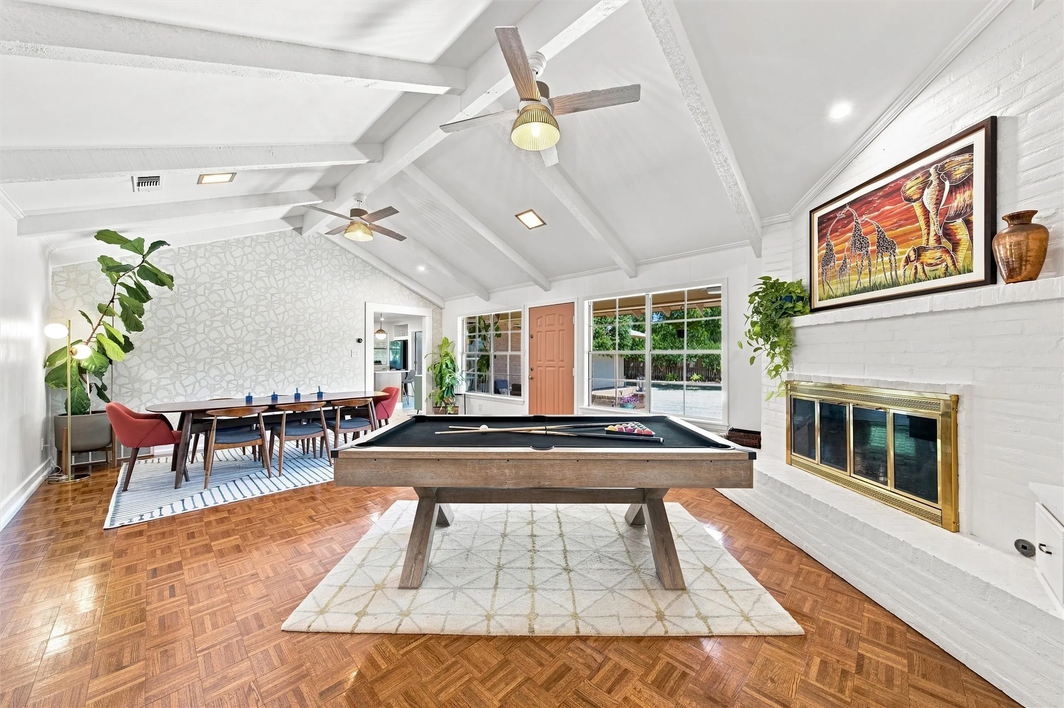 Single Family Residence For Sale in Mc Lennan County , 5104 Lake Jackson Drive, Waco, Texas 76710, 4 Bedroom, 3 Bathroom, 2 Garage spaces, 2,918 Sqft, built in 1965, mls#21363520, Real Estate Agent in Waco, Homes For Sale in Mc Lennan county, Homes For Sale in Waco, Realtor in Waco Texas, Real Estate Brokerage Independent Realty Texas, Luminita Cordes Realtor