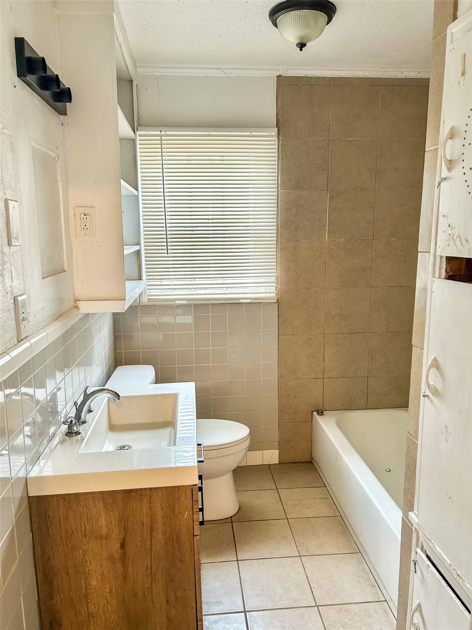 Single Family Residence For Sale in Red River (TX) County , 1701 W Main, Clarksville, Texas 75426, 3 Bedroom, 2 Bathroom, 2 Garage spaces, 1,543 Sqft, built in 0, mls#21363811, Real Estate Agent in Clarksville, Homes For Sale in Red River (TX) county, Homes For Sale in Clarksville, Realtor in Clarksville Texas, Real Estate Brokerage Independent Realty Texas, Luminita Cordes Realtor