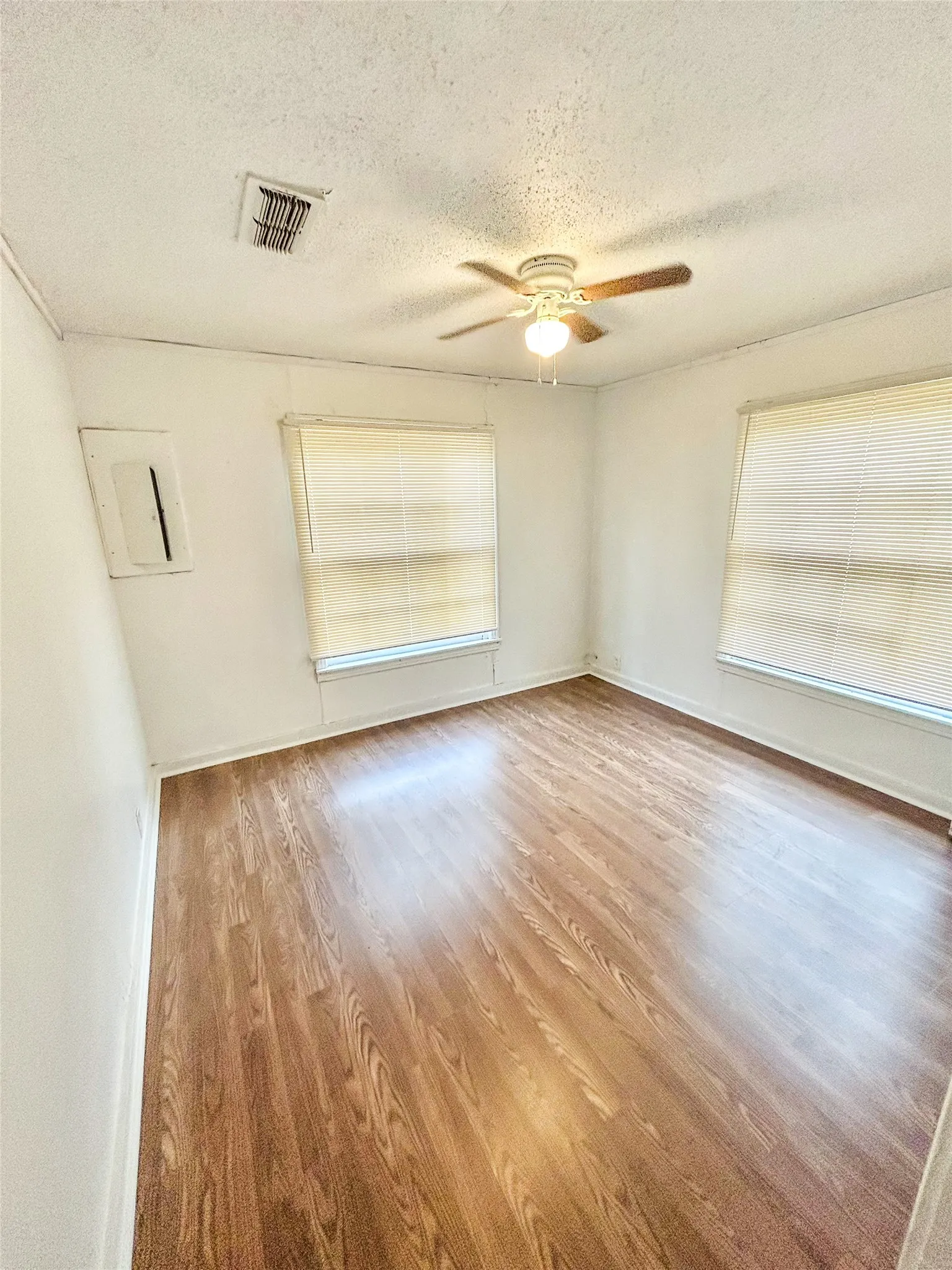Single Family Residence For Sale in Red River (TX) County , 1701 W Main, Clarksville, Texas 75426, 3 Bedroom, 2 Bathroom, 2 Garage spaces, 1,543 Sqft, built in 0, mls#21363811, Real Estate Agent in Clarksville, Homes For Sale in Red River (TX) county, Homes For Sale in Clarksville, Realtor in Clarksville Texas, Real Estate Brokerage Independent Realty Texas, Luminita Cordes Realtor