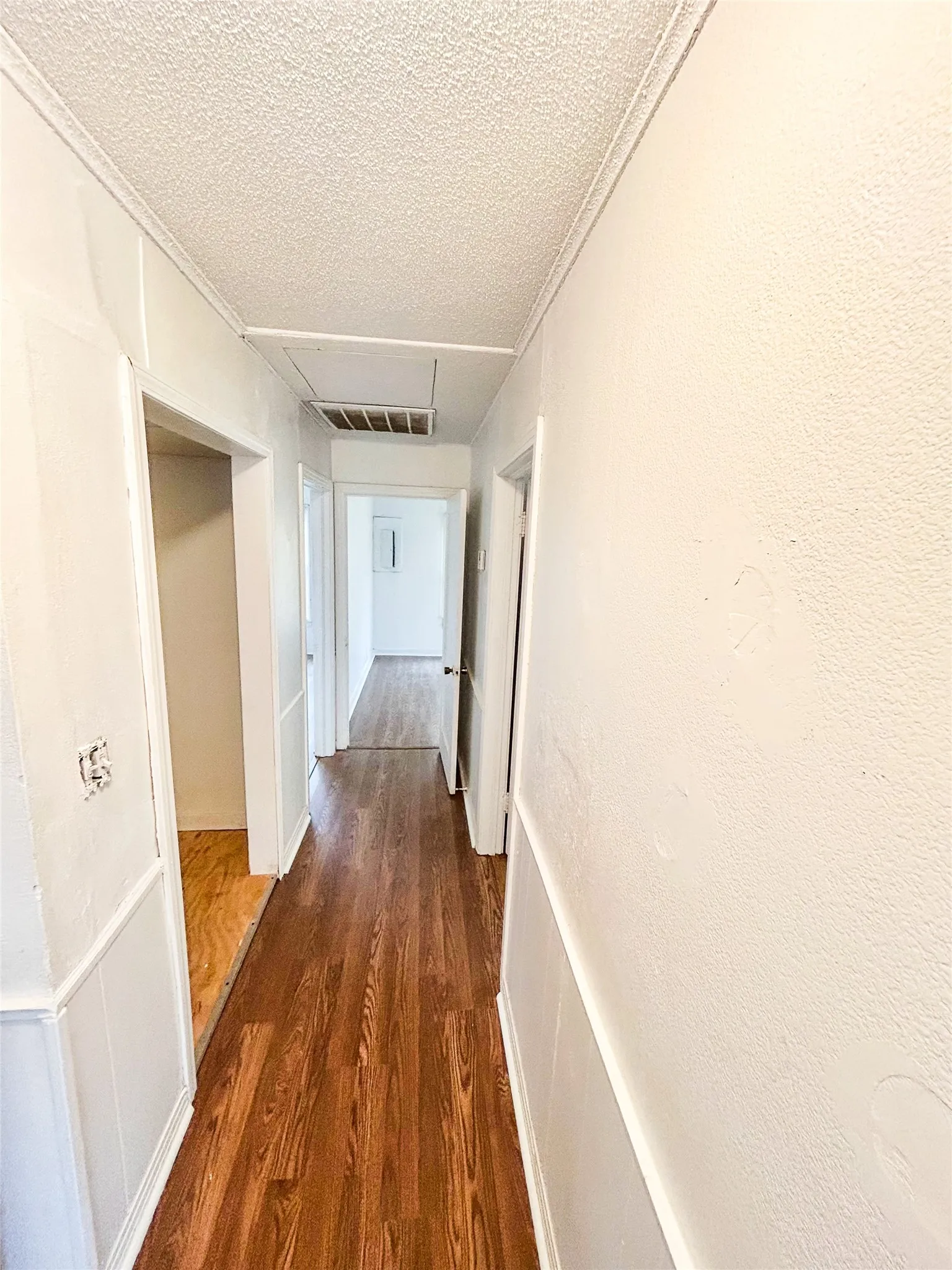 Single Family Residence For Sale in Red River (TX) County , 1701 W Main, Clarksville, Texas 75426, 3 Bedroom, 2 Bathroom, 2 Garage spaces, 1,543 Sqft, built in 0, mls#21363811, Real Estate Agent in Clarksville, Homes For Sale in Red River (TX) county, Homes For Sale in Clarksville, Realtor in Clarksville Texas, Real Estate Brokerage Independent Realty Texas, Luminita Cordes Realtor