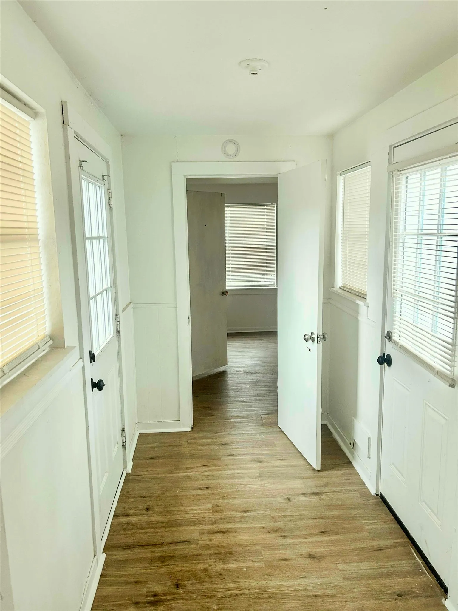 Single Family Residence For Sale in Red River (TX) County , 1701 W Main, Clarksville, Texas 75426, 3 Bedroom, 2 Bathroom, 2 Garage spaces, 1,543 Sqft, built in 0, mls#21363811, Real Estate Agent in Clarksville, Homes For Sale in Red River (TX) county, Homes For Sale in Clarksville, Realtor in Clarksville Texas, Real Estate Brokerage Independent Realty Texas, Luminita Cordes Realtor