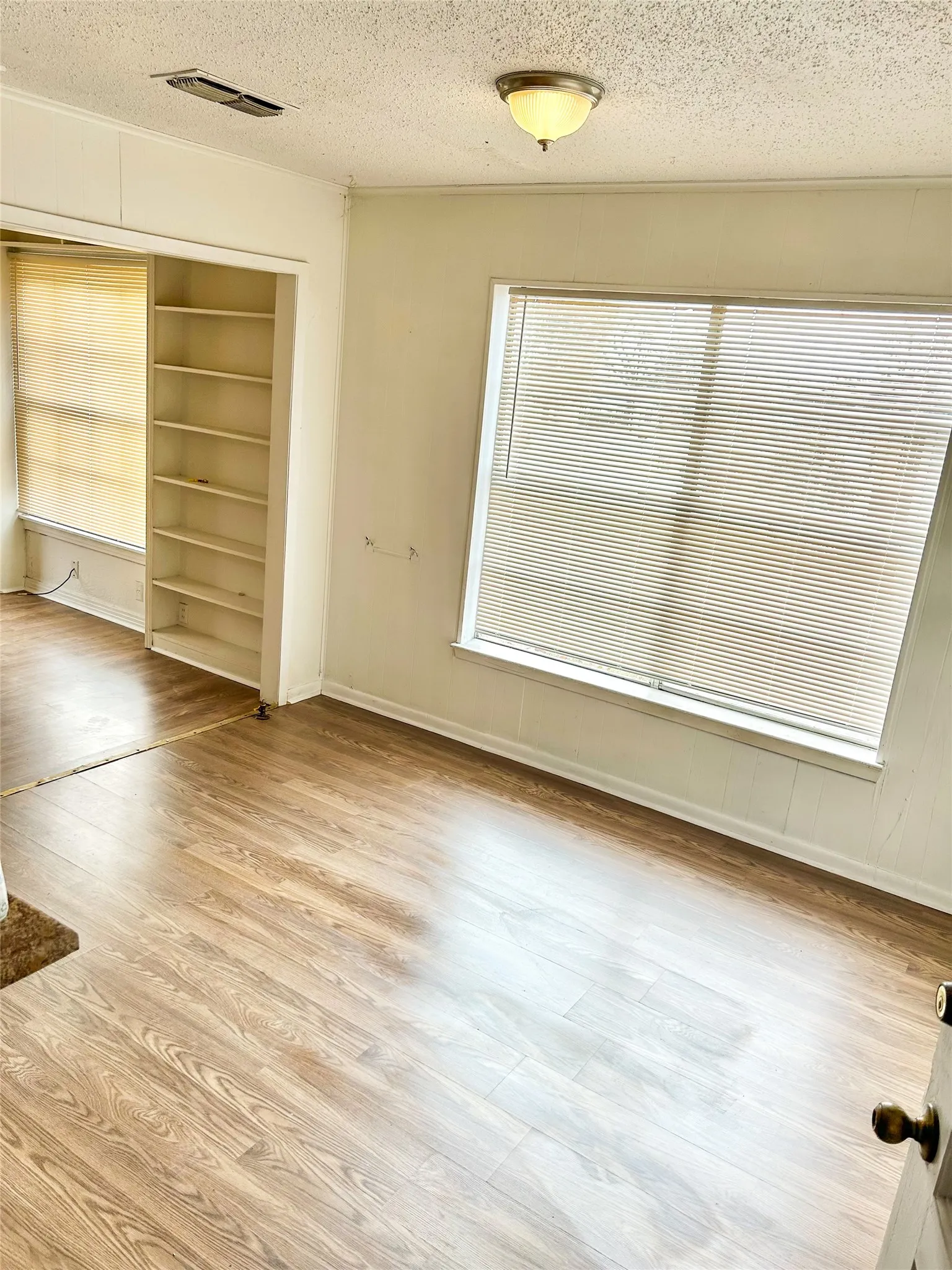 Single Family Residence For Sale in Red River (TX) County , 1701 W Main, Clarksville, Texas 75426, 3 Bedroom, 2 Bathroom, 2 Garage spaces, 1,543 Sqft, built in 0, mls#21363811, Real Estate Agent in Clarksville, Homes For Sale in Red River (TX) county, Homes For Sale in Clarksville, Realtor in Clarksville Texas, Real Estate Brokerage Independent Realty Texas, Luminita Cordes Realtor