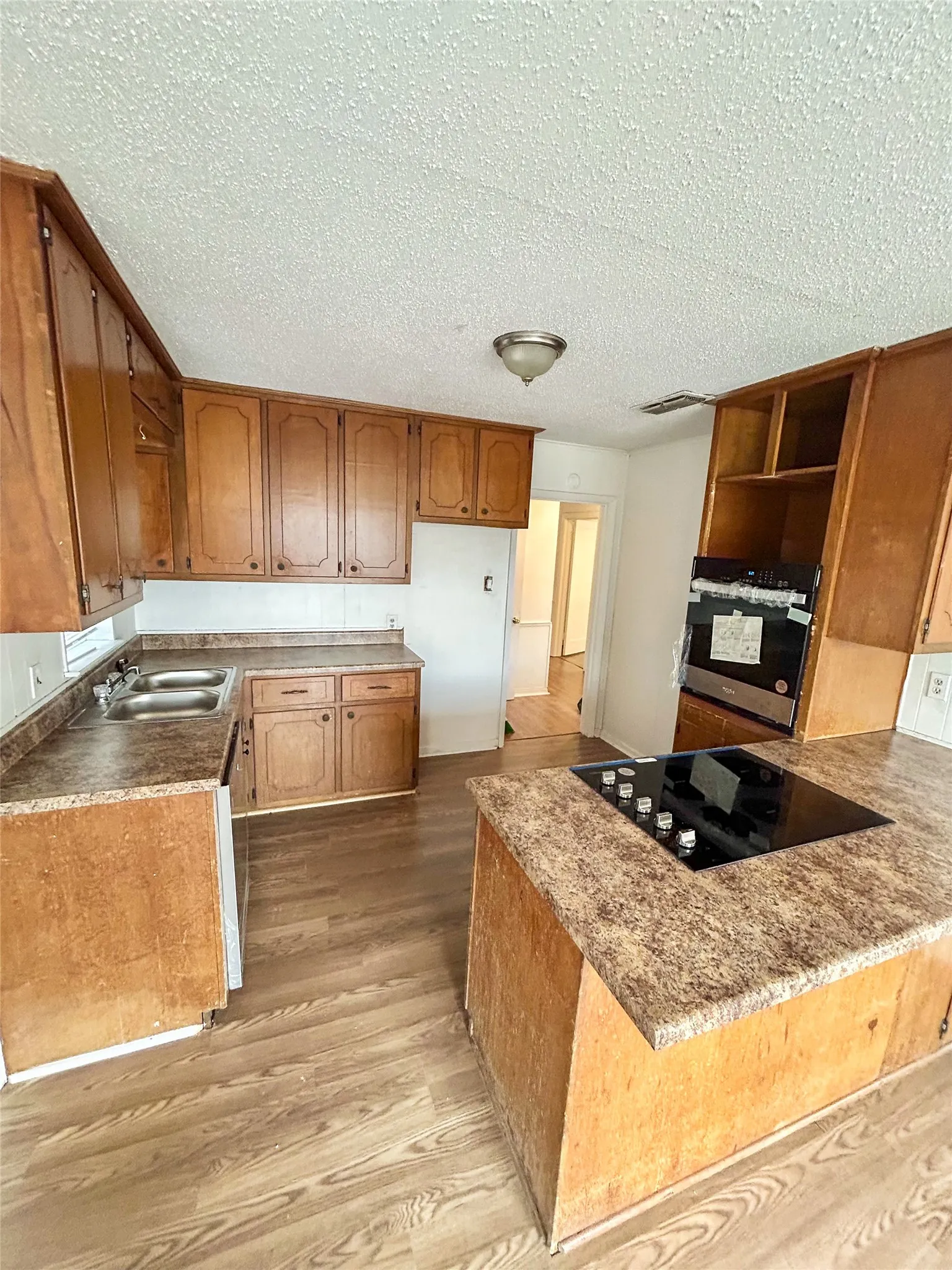 Single Family Residence For Sale in Red River (TX) County , 1701 W Main, Clarksville, Texas 75426, 3 Bedroom, 2 Bathroom, 2 Garage spaces, 1,543 Sqft, built in 0, mls#21363811, Real Estate Agent in Clarksville, Homes For Sale in Red River (TX) county, Homes For Sale in Clarksville, Realtor in Clarksville Texas, Real Estate Brokerage Independent Realty Texas, Luminita Cordes Realtor