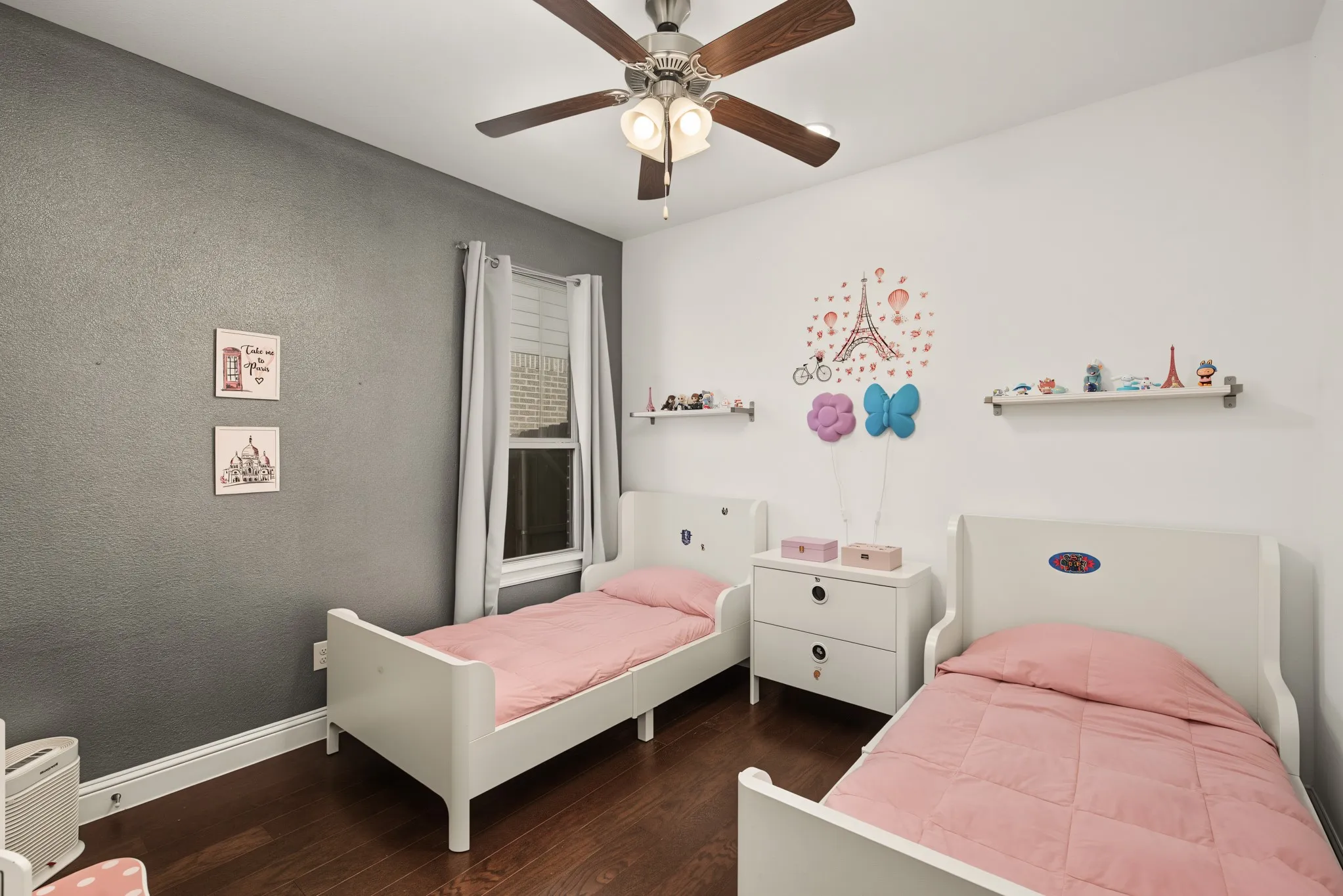 Single Family Residence For Sale in Denton County , 401 Middleton Drive, Roanoke, Texas 76262, 3 Bedroom, 2 Bathroom, 2 Garage spaces, 1,953 Sqft, built in 2015, mls#21361376, Real Estate Agent in Roanoke, Homes For Sale in Denton county, Homes For Sale in Roanoke, Realtor in Roanoke Texas, Real Estate Brokerage Independent Realty Texas, Luminita Cordes Realtor