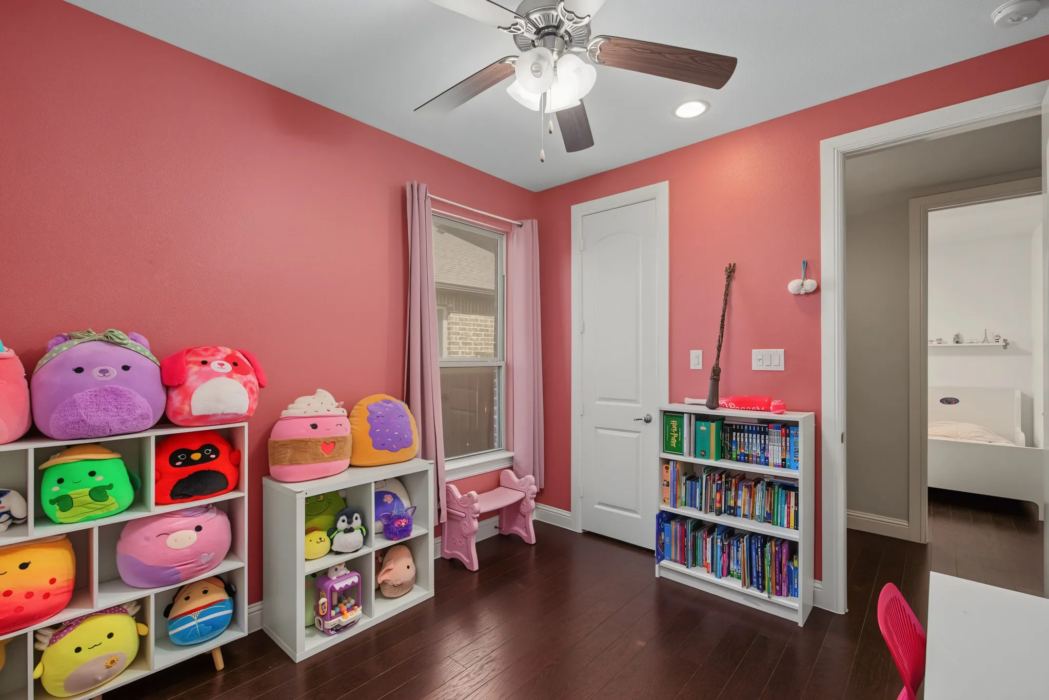 Single Family Residence For Sale in Denton County , 401 Middleton Drive, Roanoke, Texas 76262, 3 Bedroom, 2 Bathroom, 2 Garage spaces, 1,953 Sqft, built in 2015, mls#21361376, Real Estate Agent in Roanoke, Homes For Sale in Denton county, Homes For Sale in Roanoke, Realtor in Roanoke Texas, Real Estate Brokerage Independent Realty Texas, Luminita Cordes Realtor